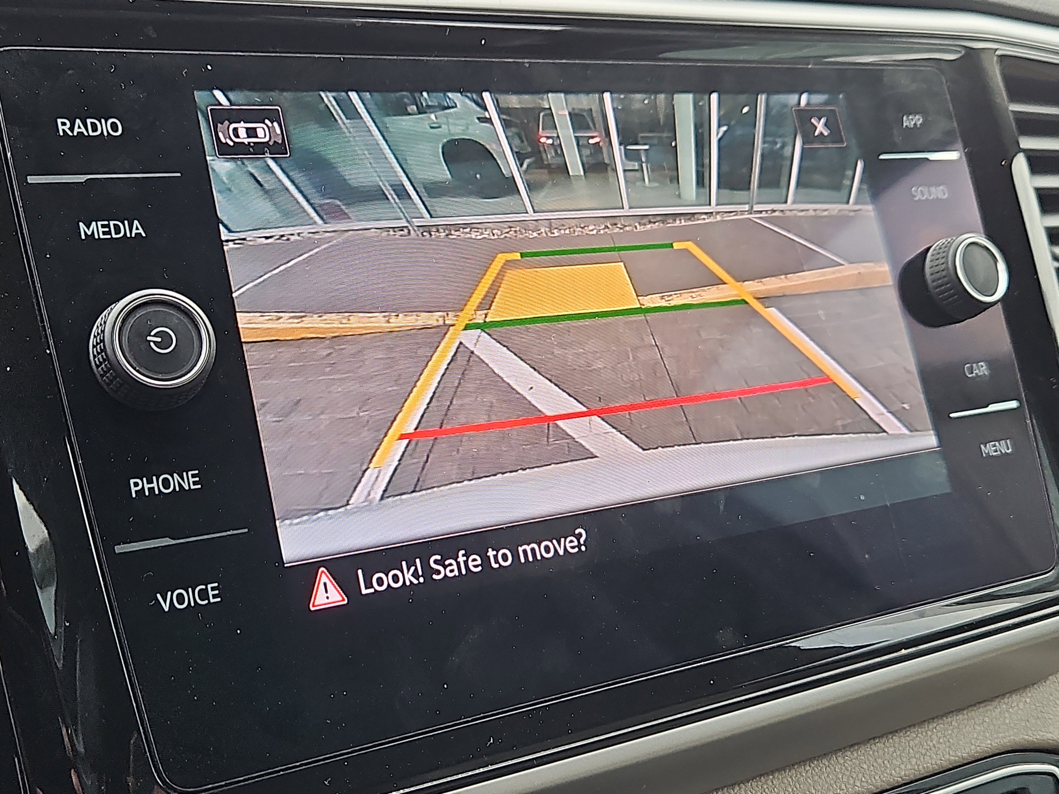 Used 2022 Volkswagen Atlas SE image 8