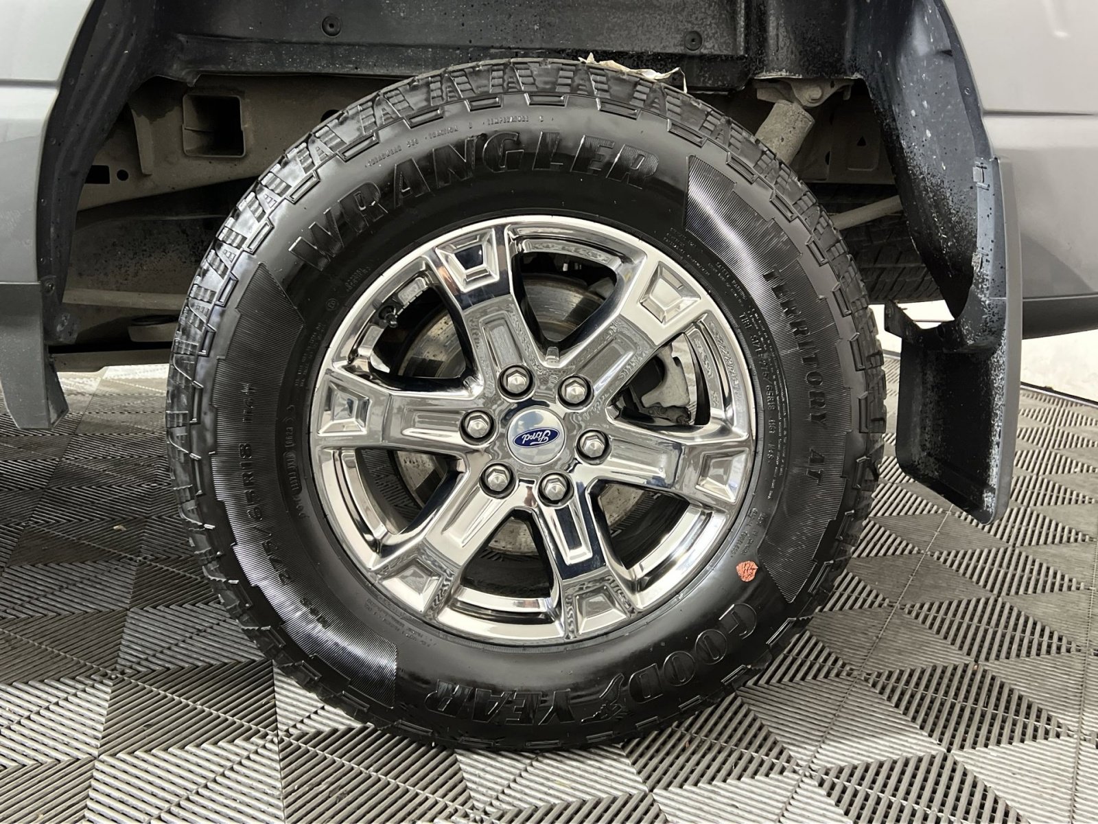 Used 2023 Ford F150 Lariat w/ FX4 Off-Road Package image 12