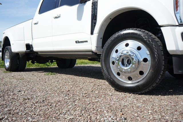 Used 2025 Ford F450 Platinum w/ Camper Package image 10
