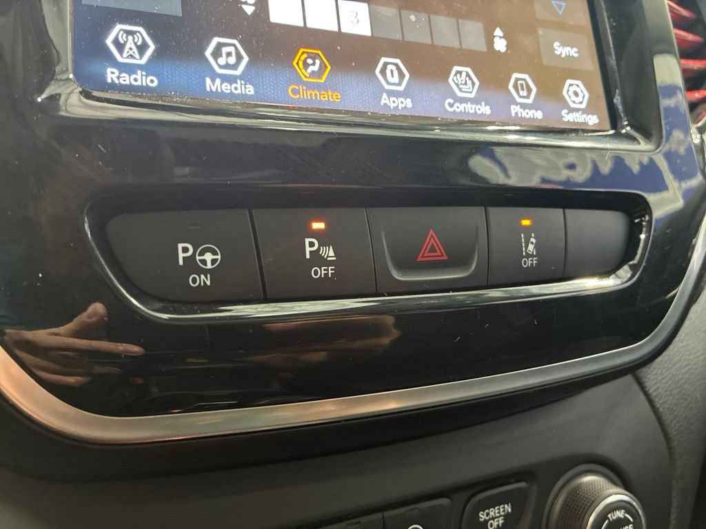 Used 2021 Jeep Cherokee Limited AWD/4WD image 25