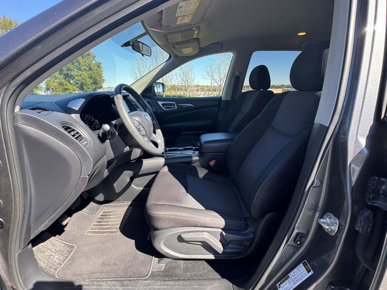 Used 2019 Nissan Pathfinder S image 18