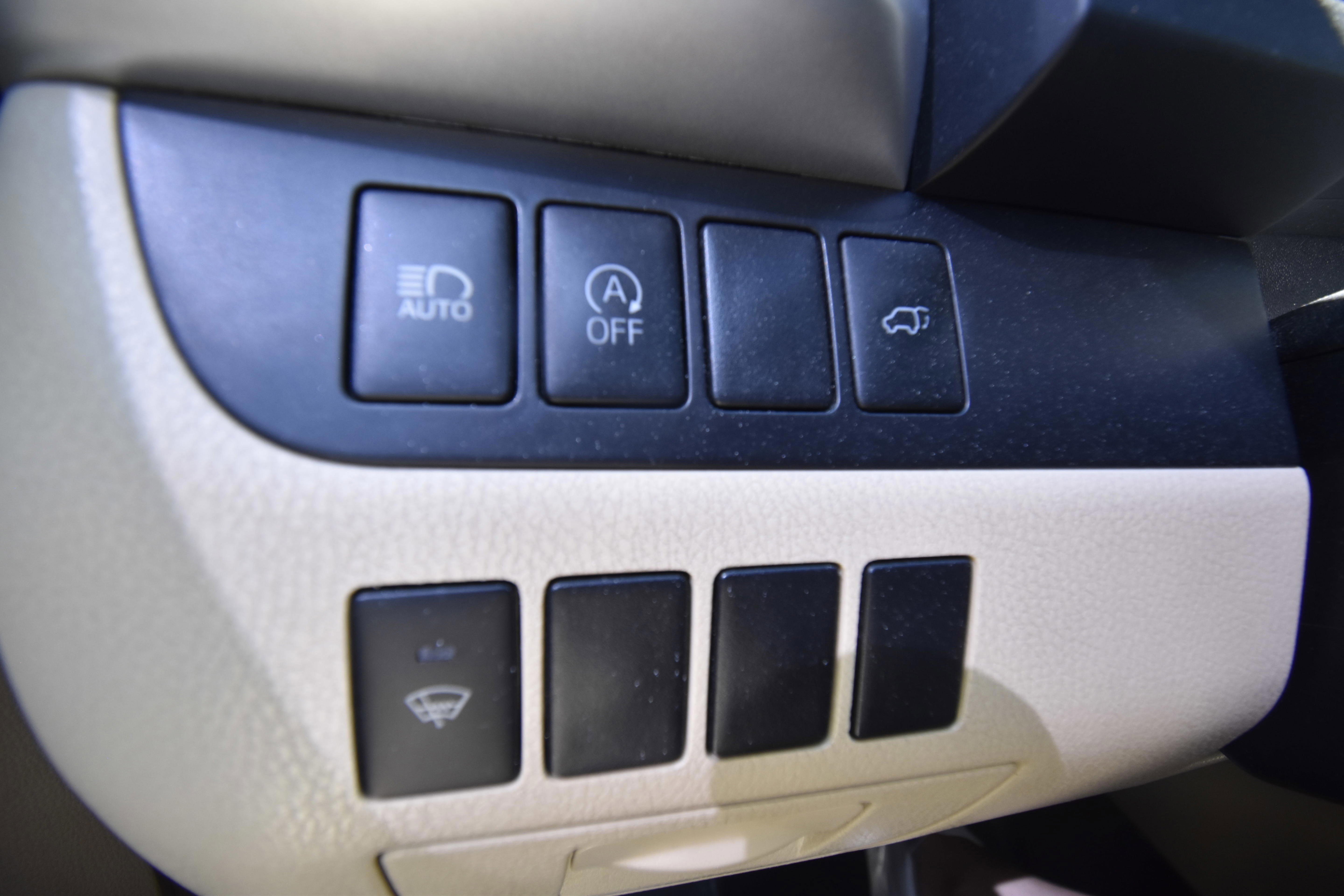 Used 2017 Toyota Highlander XLE FWD image 16