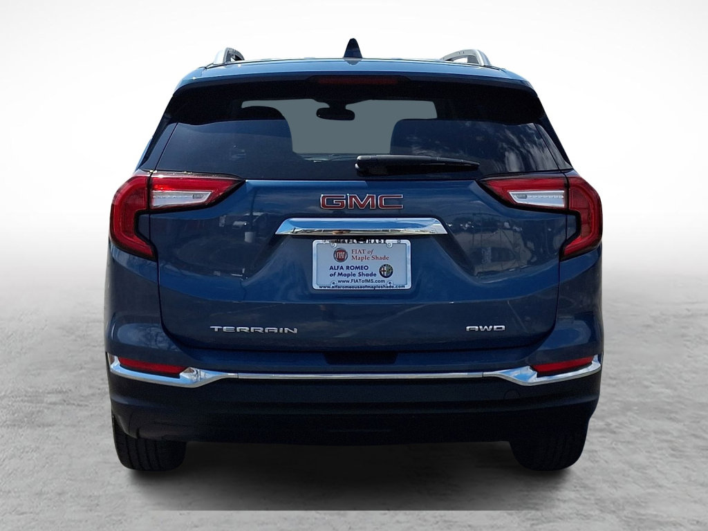 Used 2024 GMC Terrain SLT image 4