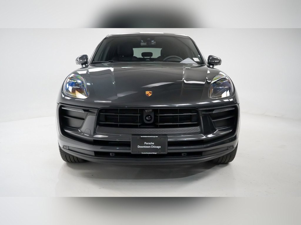 Certified 2025 Porsche Macan image 6