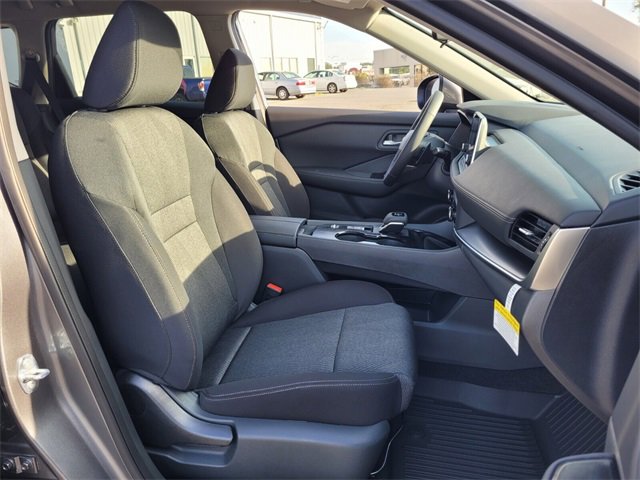 New 2025 Nissan Rogue SV image 9