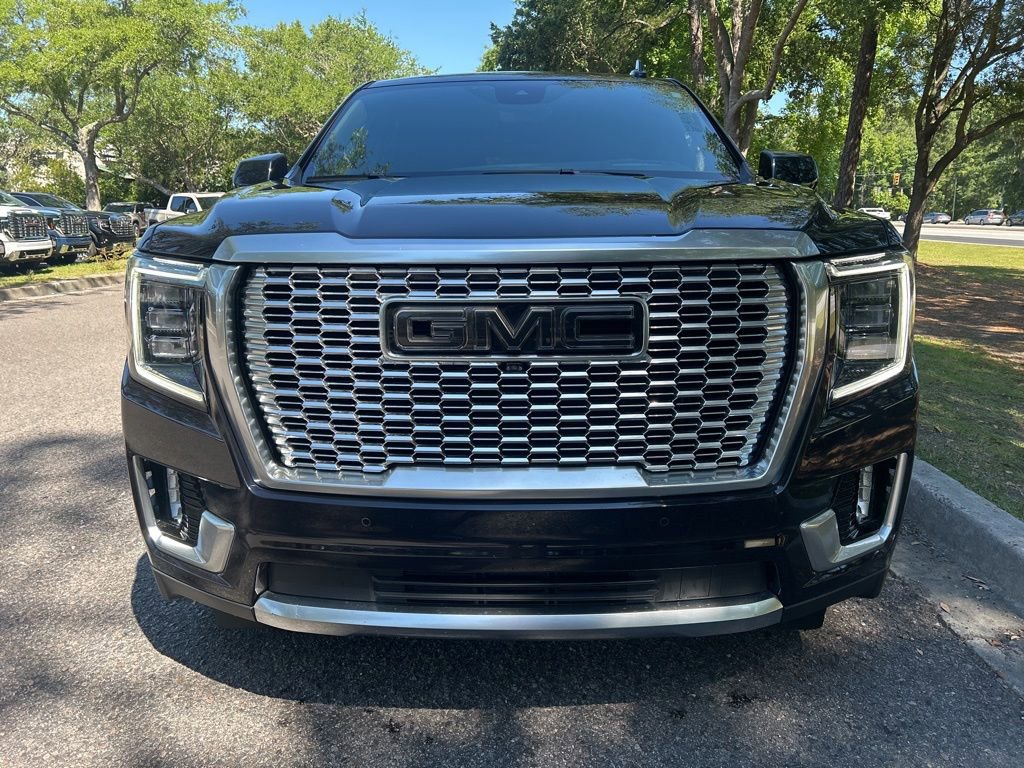 Used 2023 GMC Yukon Denali w/ Advanced Technology Package AWD/4WD image 3