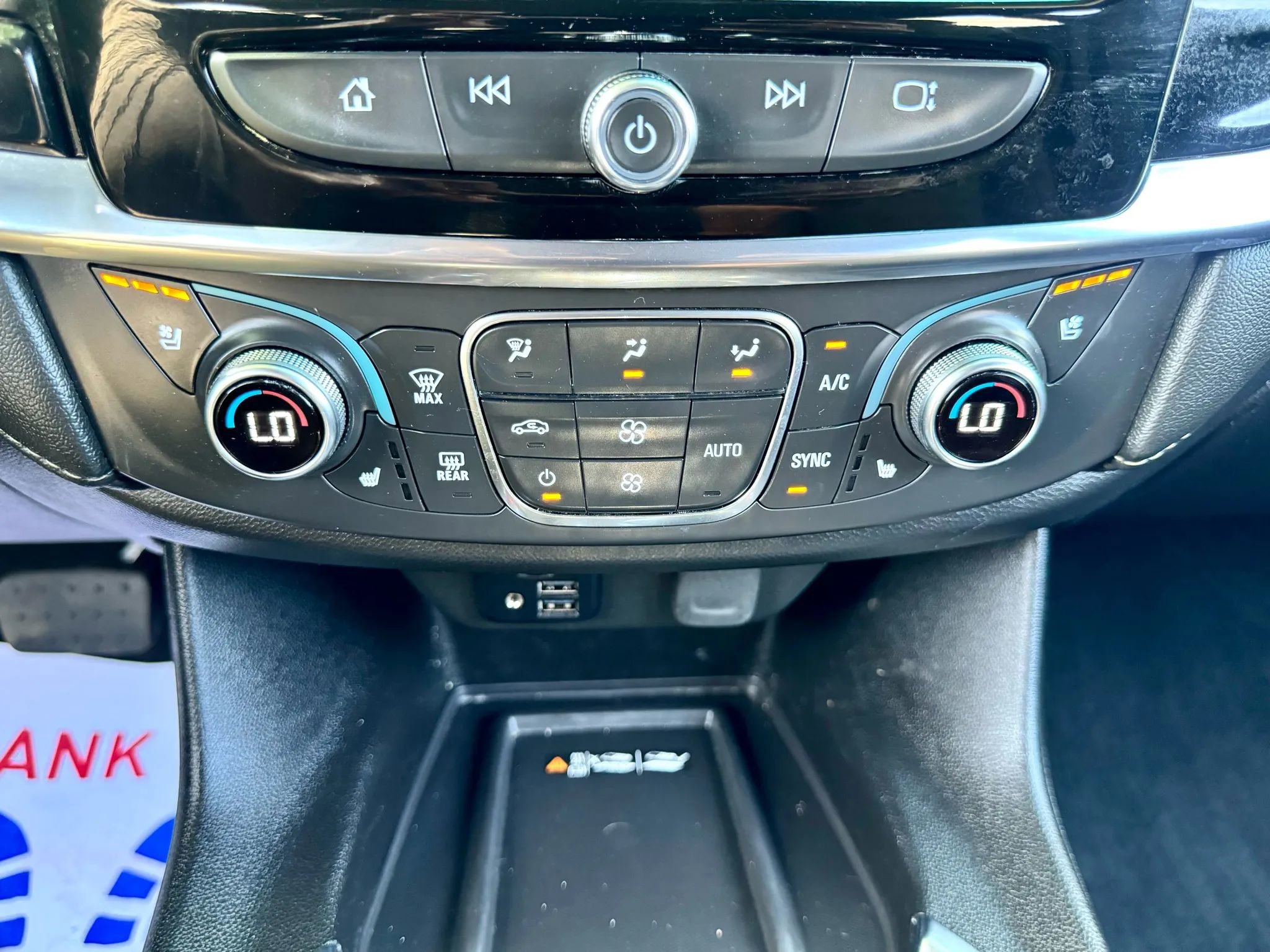 Used 2023 Chevrolet Traverse Premier image 17