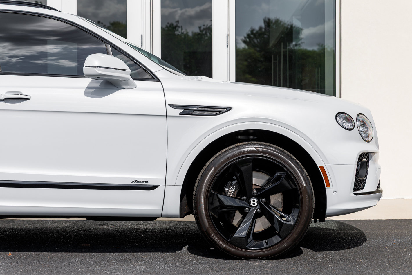 Used 2023 Bentley Bentayga Extended Wheelbase AWD/4WD image 6