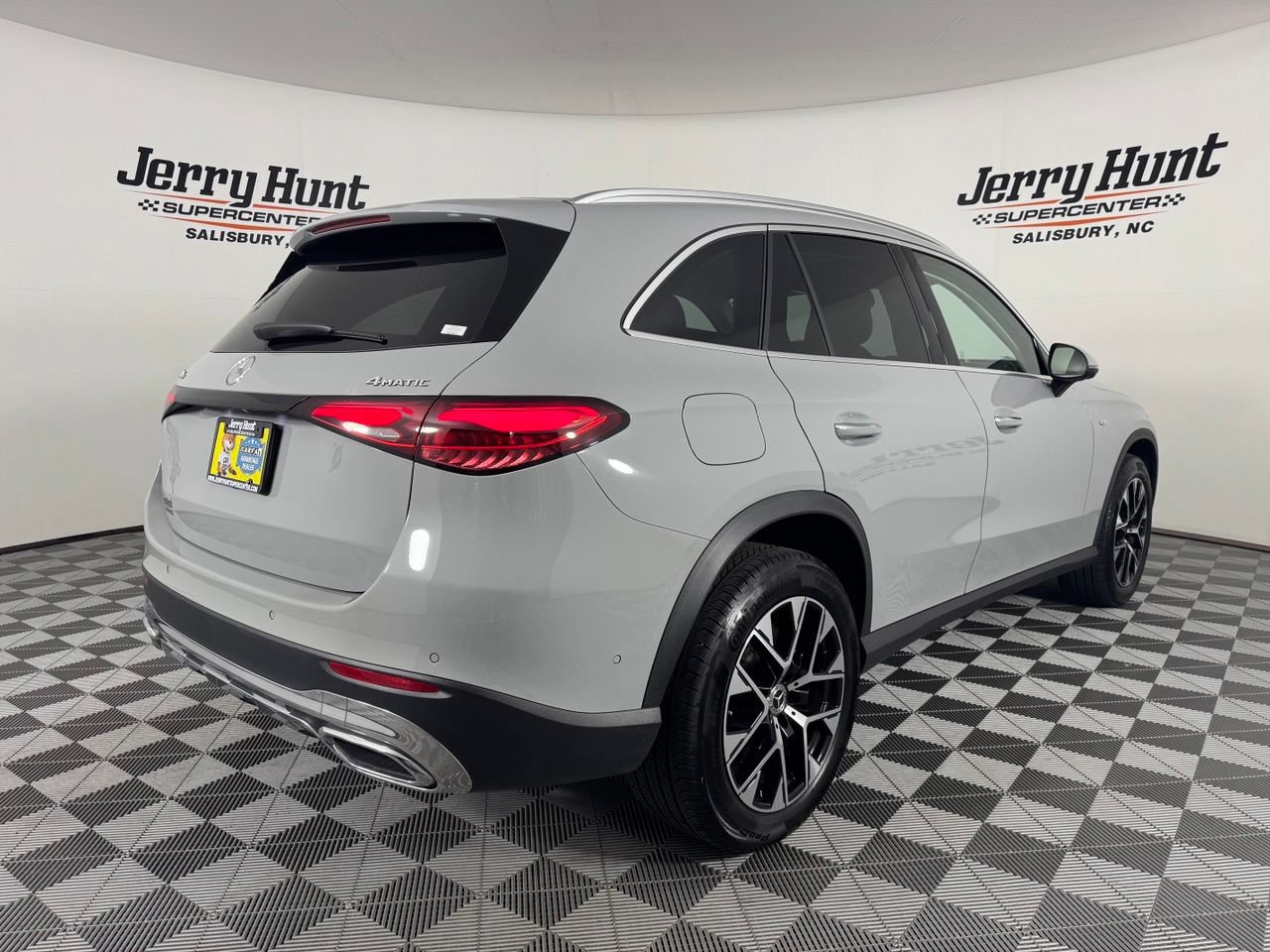 Used 2025 Mercedes-Benz GLC 350e 4MATIC image 6