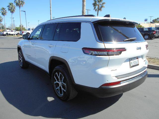 Used 2024 Jeep Grand Cherokee L Limited AWD/4WD image 15