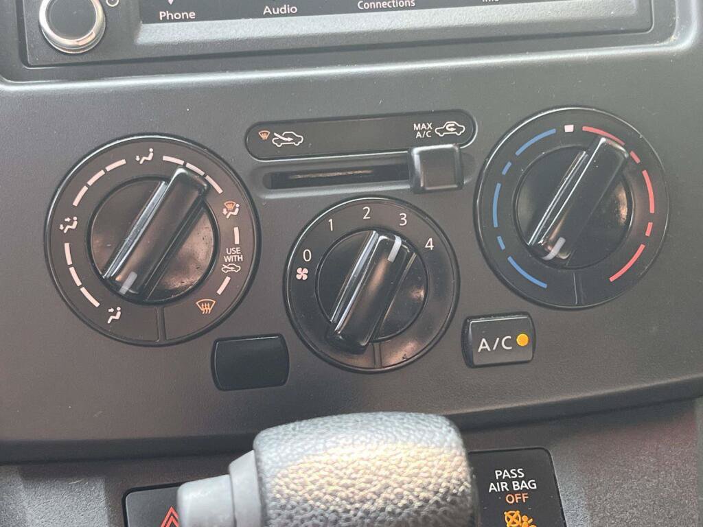Used 2021 Nissan NV200 S FWD image 22