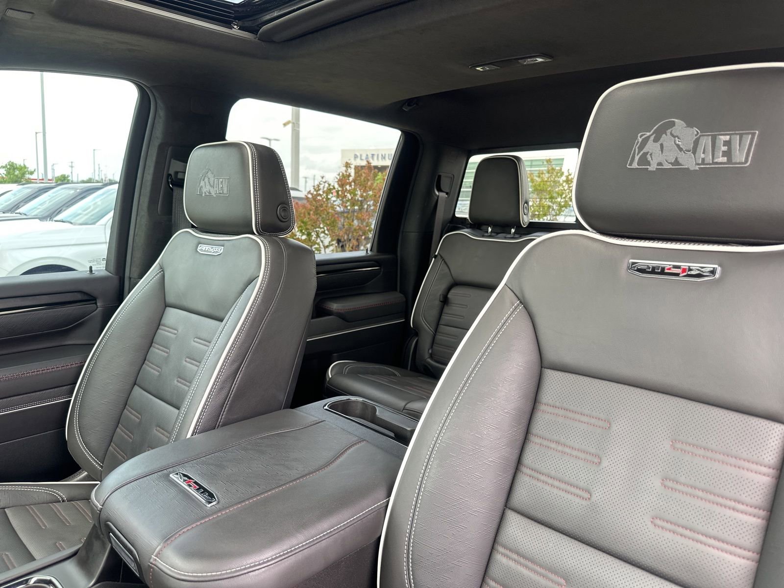 Used 2024 GMC Sierra 2500 AT4X w/ AT4X AEV Edition image 24