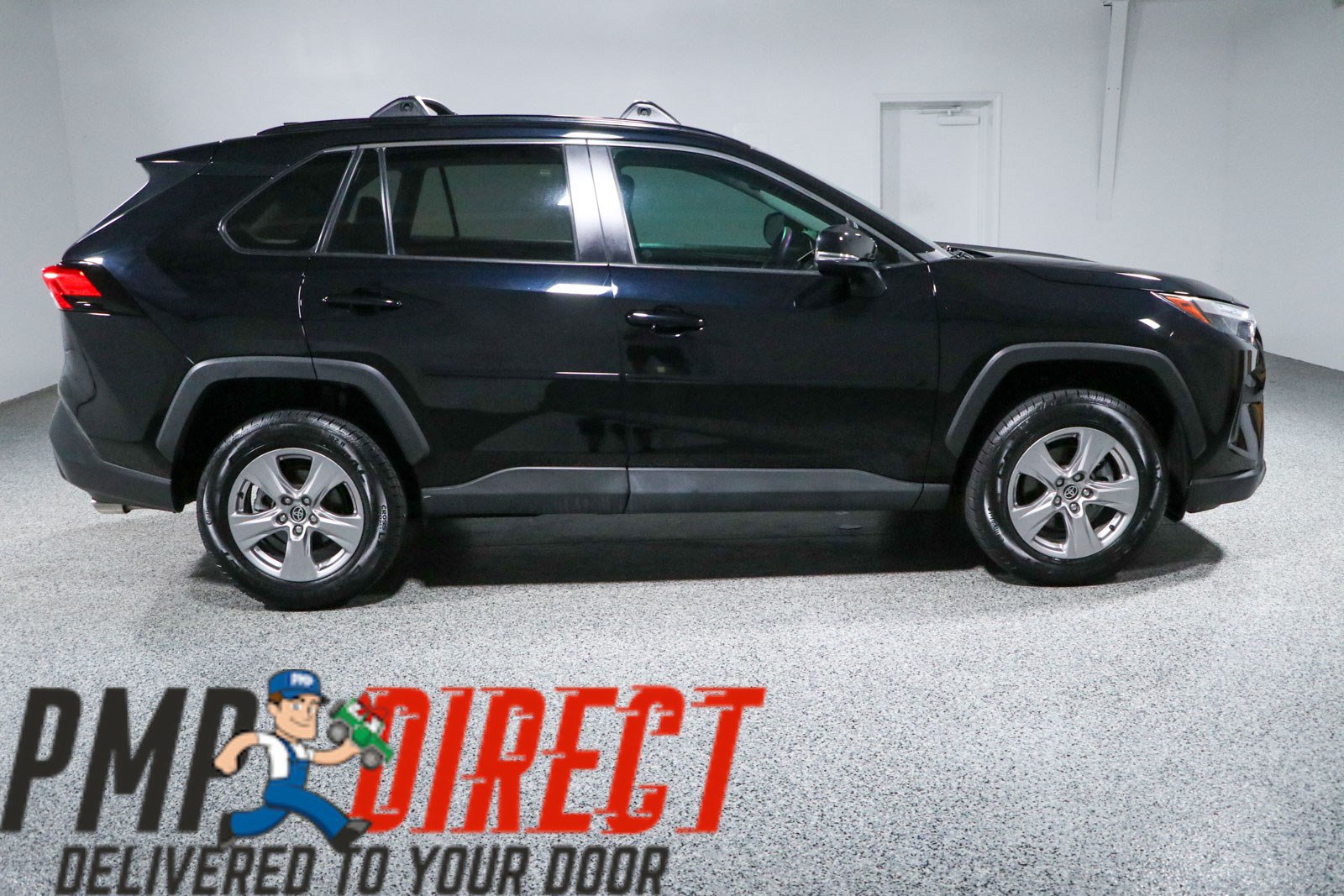 Used 2022 Toyota RAV4 XLE w/ Convenience Package FWD image 6