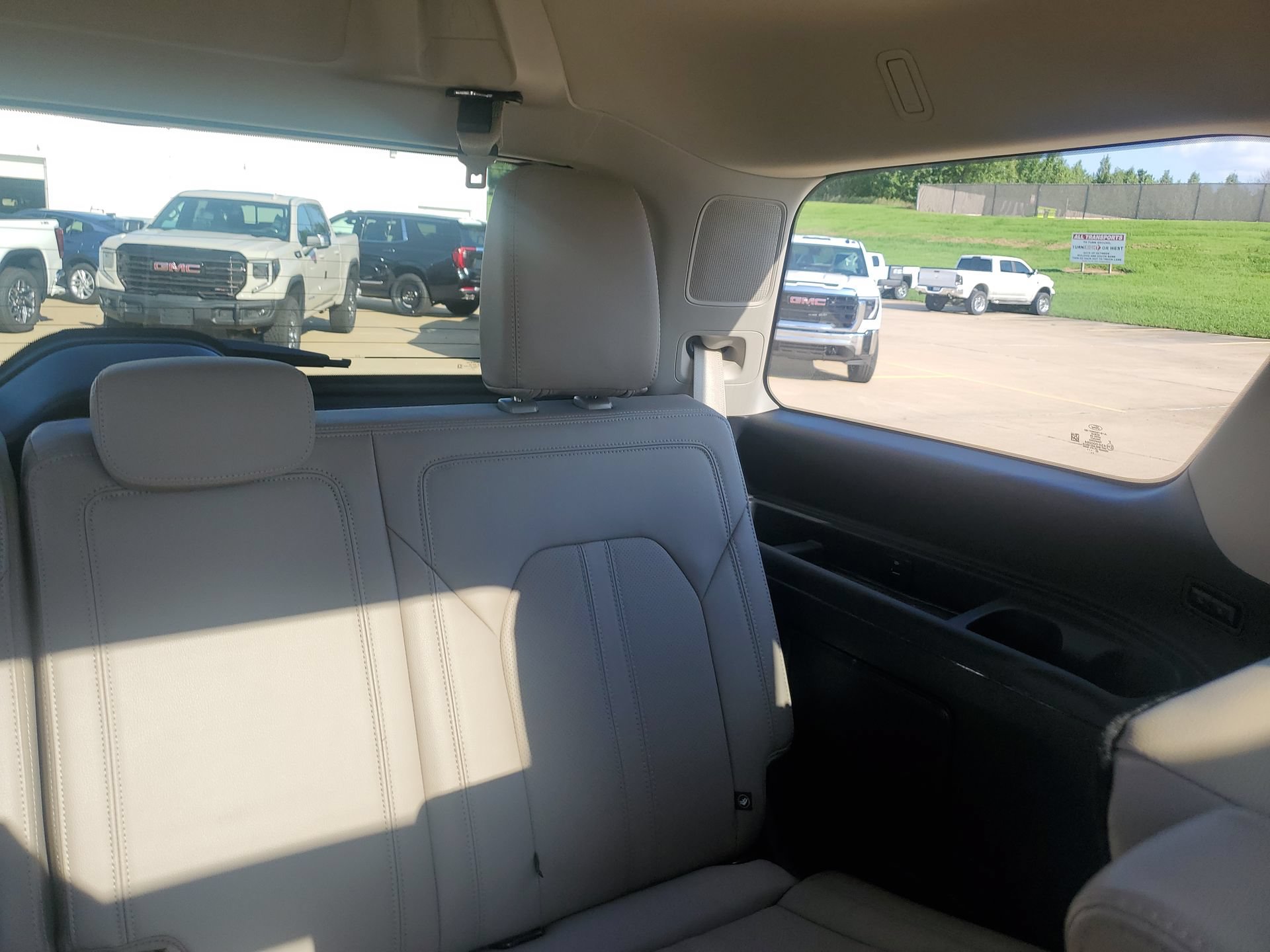 Used 2024 Ford Expedition Limited AWD/4WD image 15