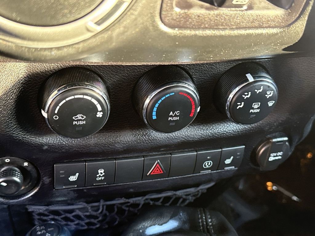 Used 2016 Jeep Wrangler Unlimited Rubicon image 19