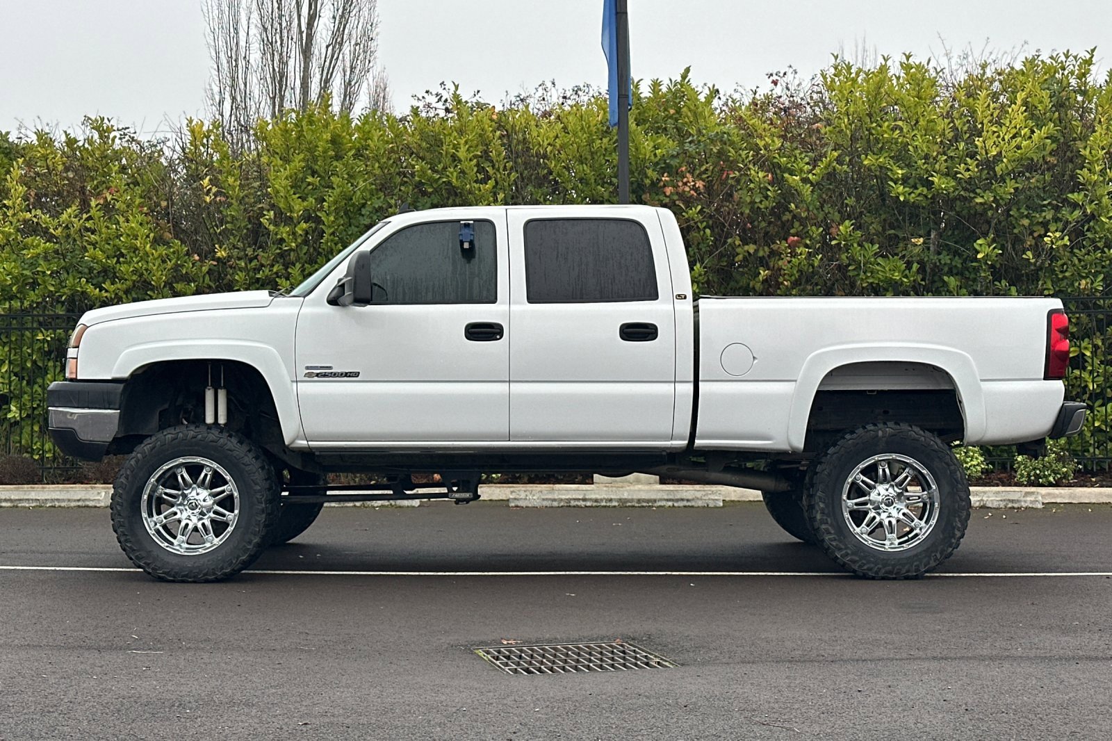 Used 2006 Chevrolet Silverado 2500 LT w/ Heavy-Duty Power Package image 7