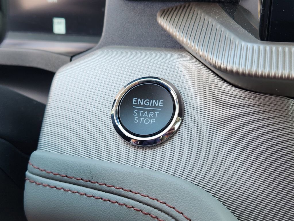 Used 2025 Ford Explorer Active w/ Active Comfort Package image 33