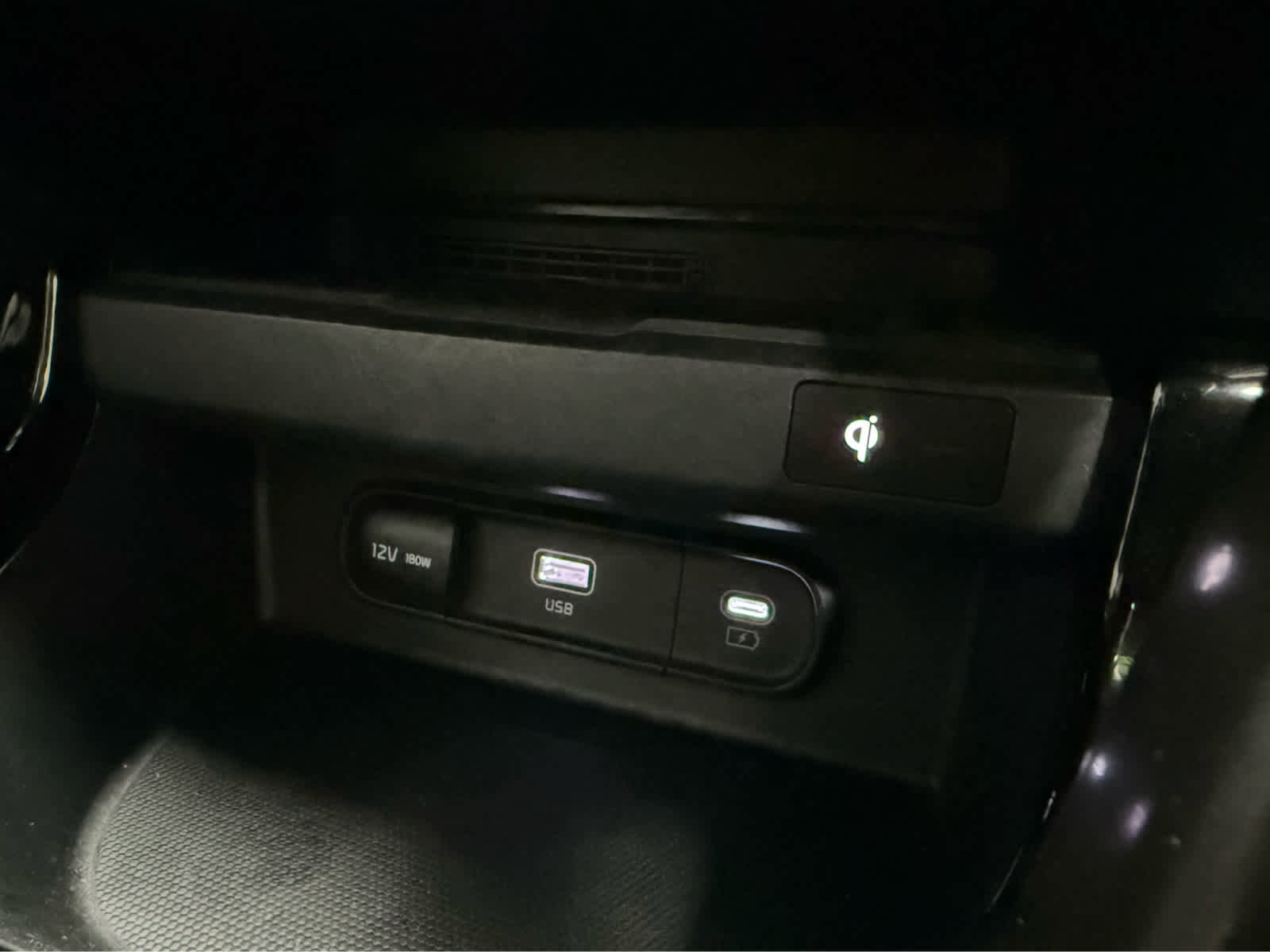 Used 2024 Kia Seltos EX image 25