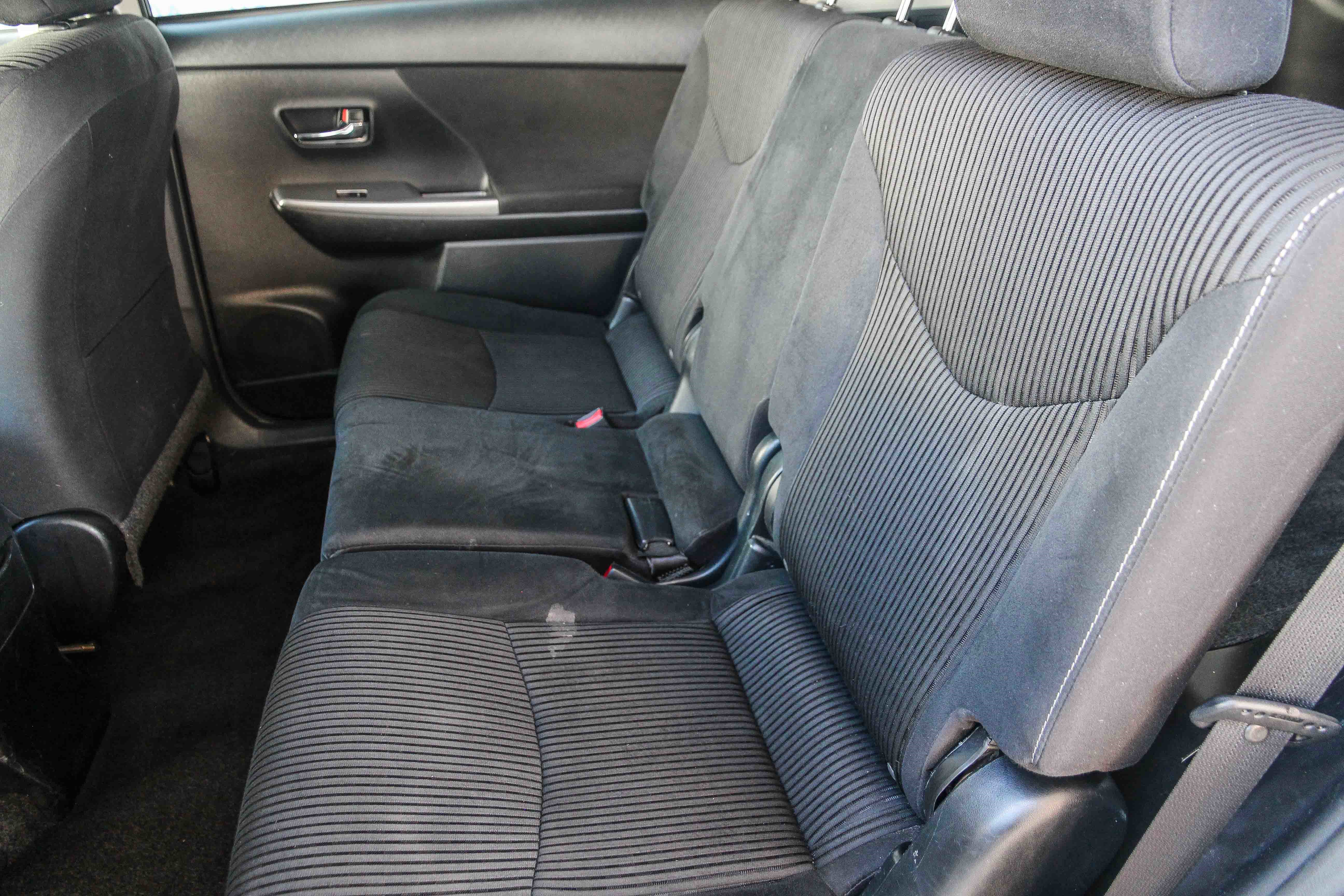 Used 2017 Toyota Prius V Five image 29