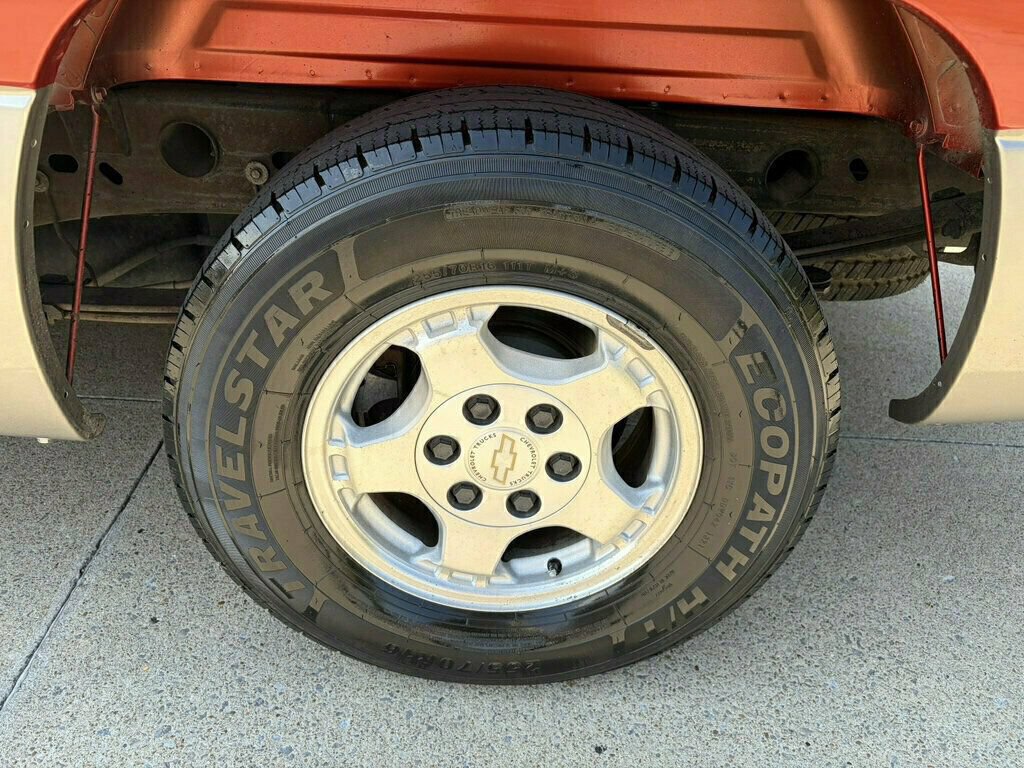 Used 2001 Chevrolet Silverado 1500 LS w/ Firm Ride Suspension Pkg RWD image 37