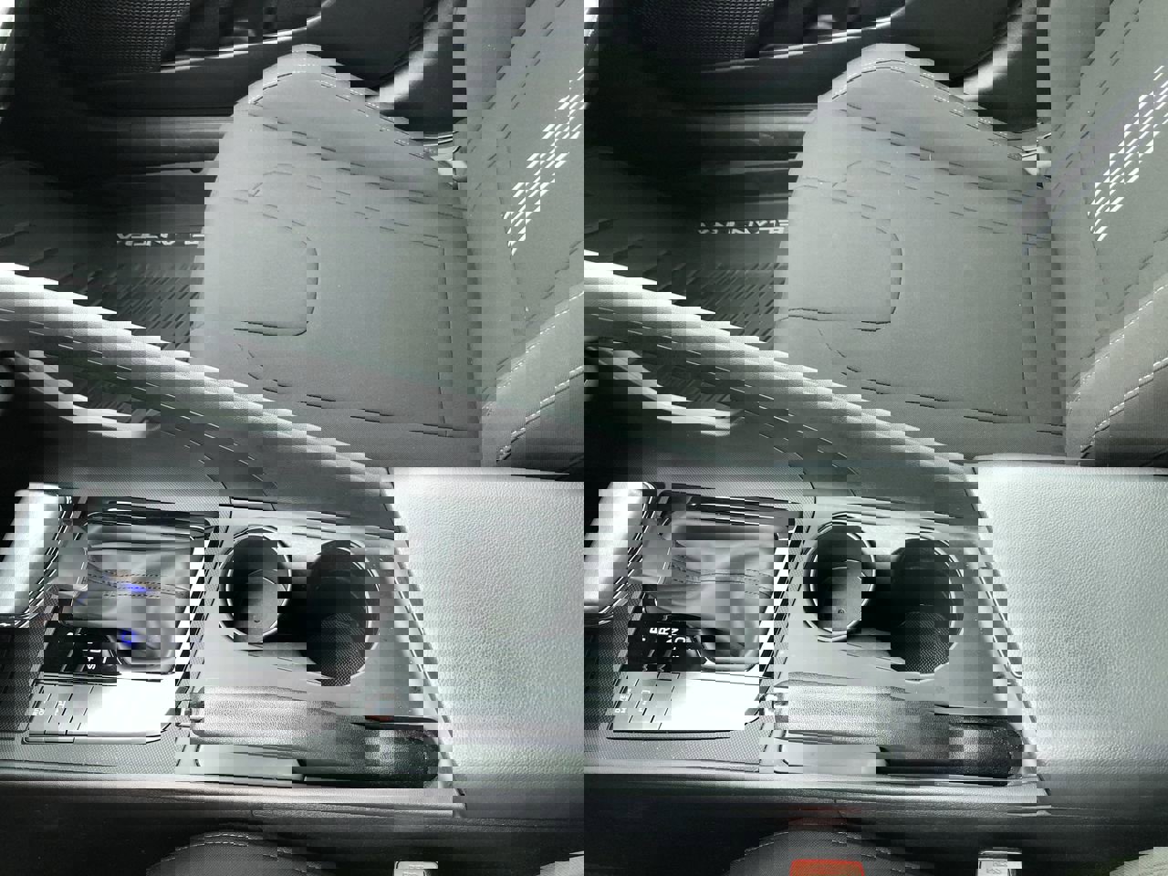 Used 2025 Hyundai Elantra Sport image 17