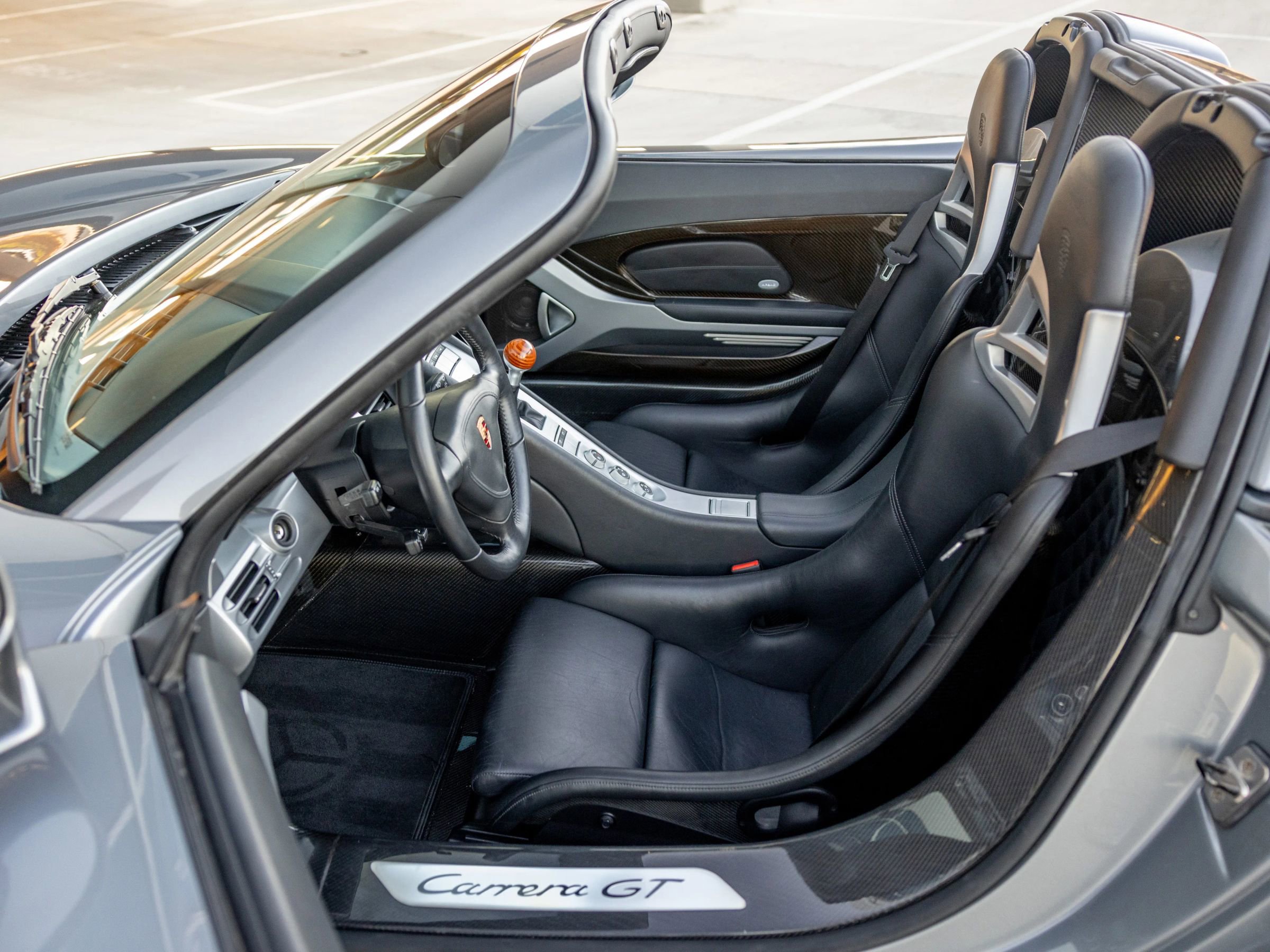 Used 2004 Porsche Carrera GT RWD image 12