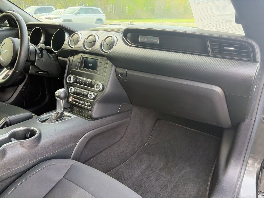 Used 2019 Ford Mustang Coupe RWD image 28