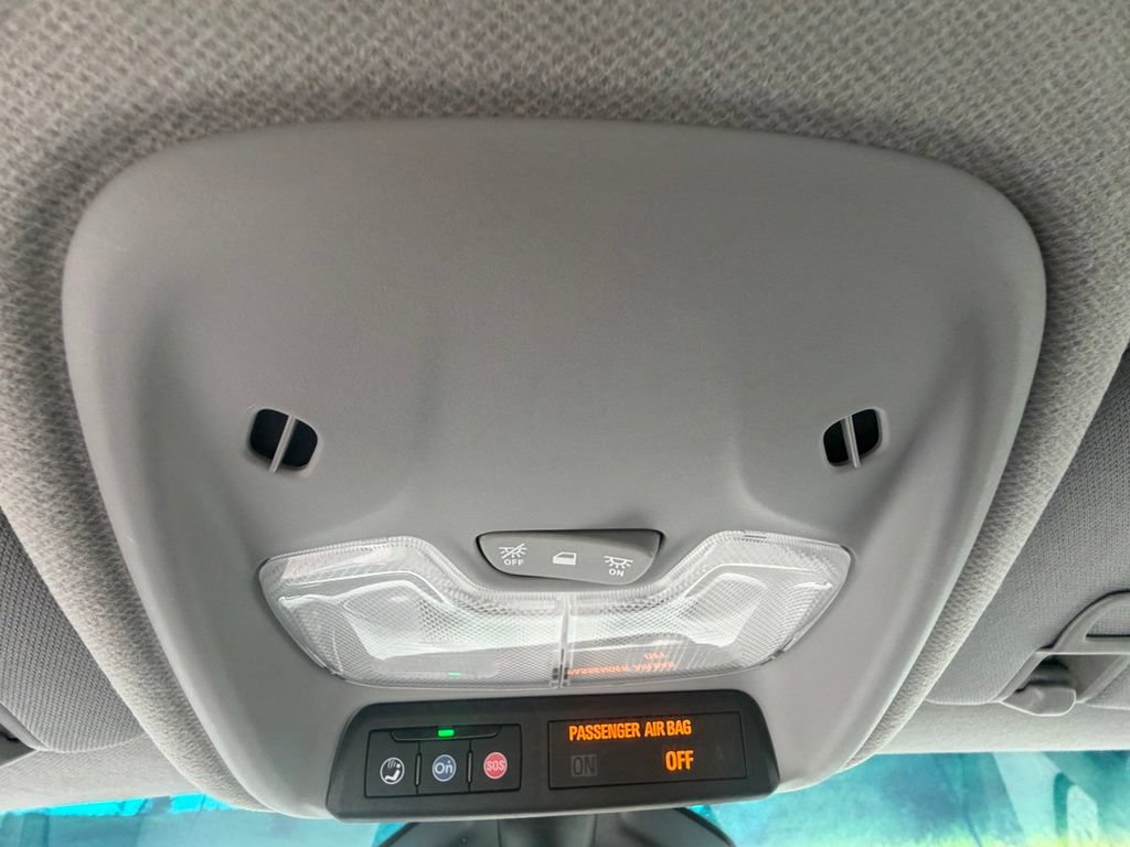 Used 2022 Chevrolet Bolt LT FWD image 17