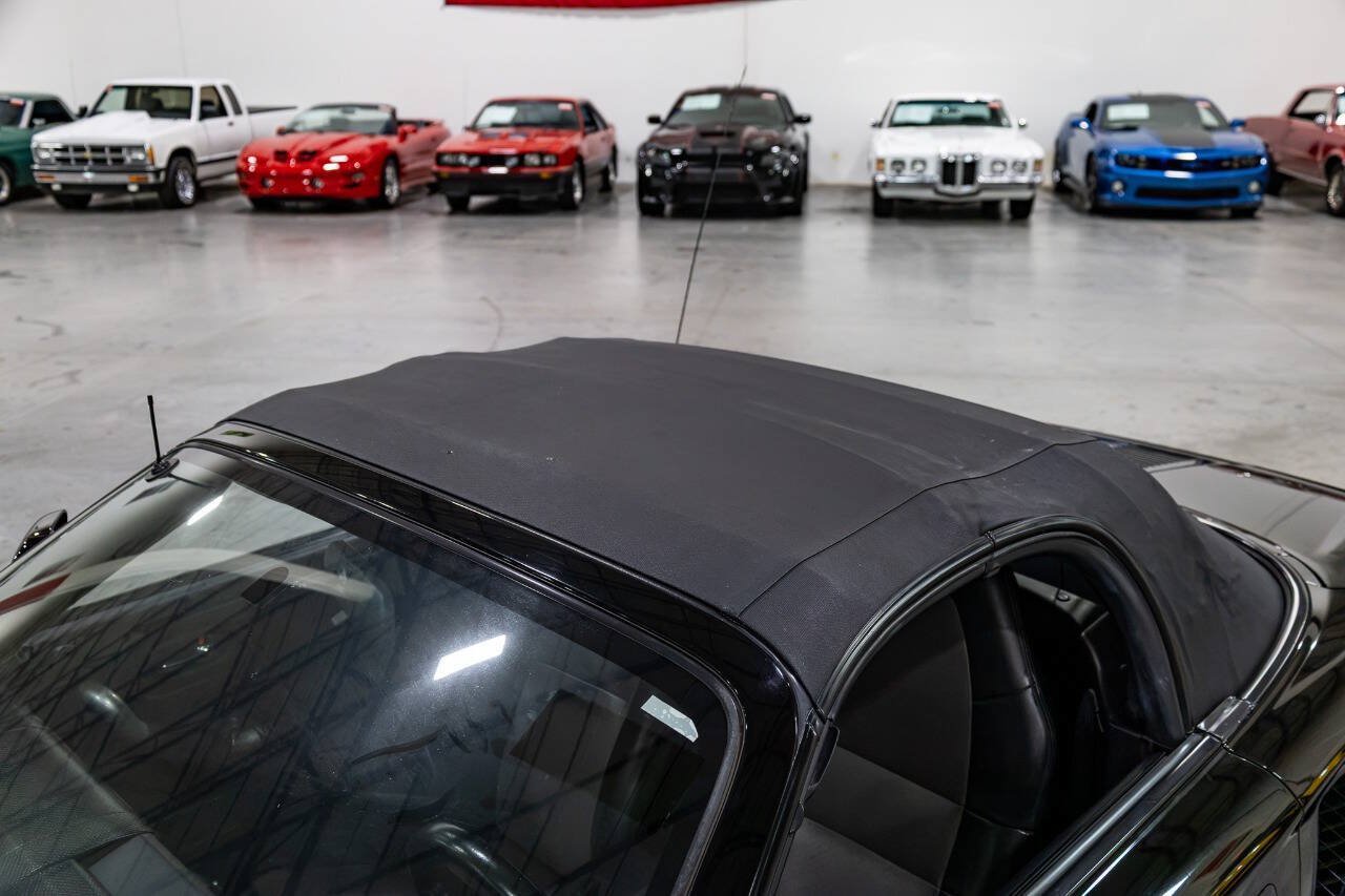 Used 2000 Toyota MR2 RWD image 26