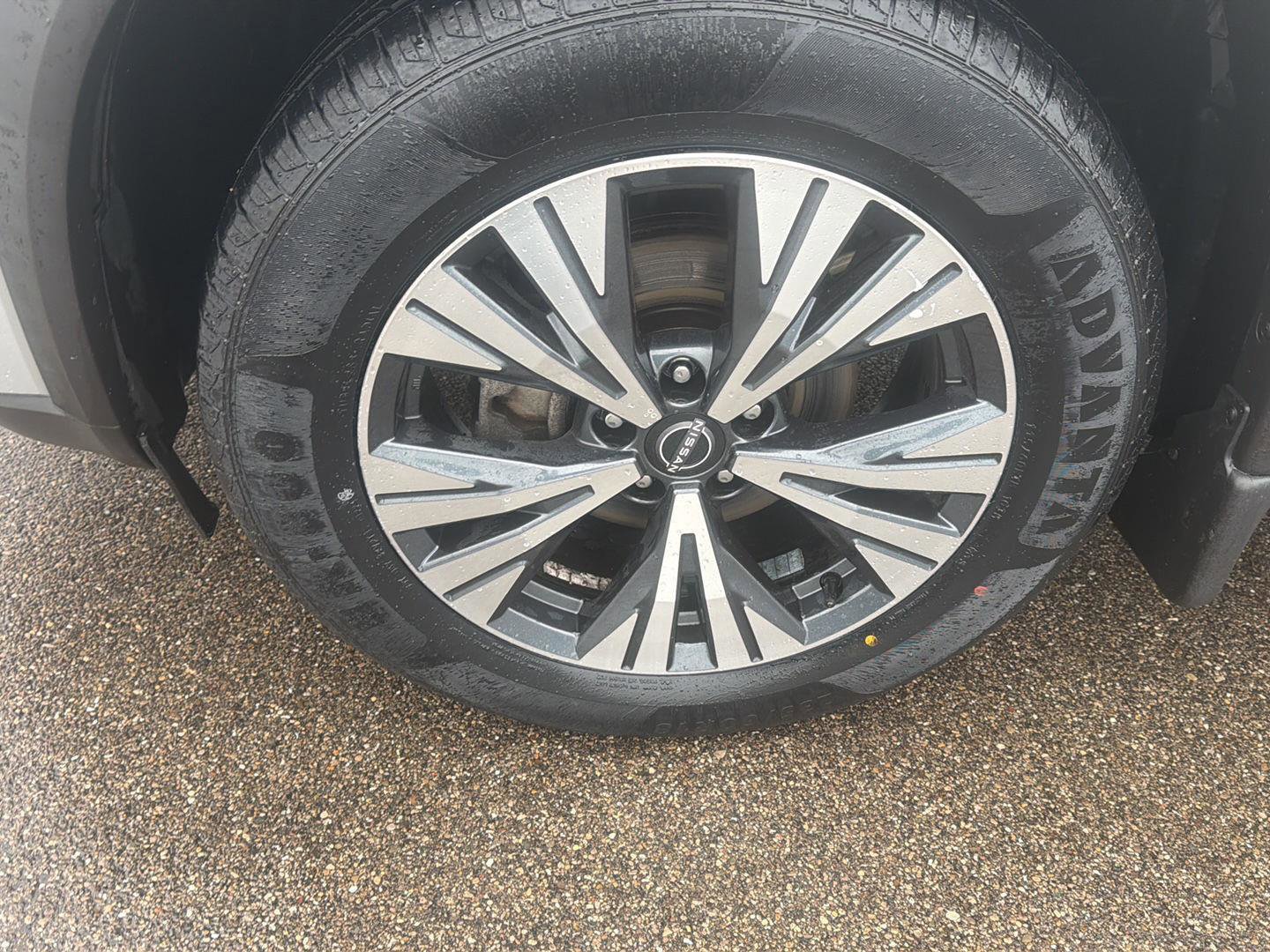 Used 2022 Nissan Rogue SV image 9