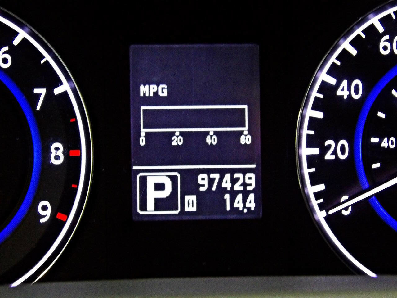 Used 2010 INFINITI G37 x Sedan AWD/4WD image 14