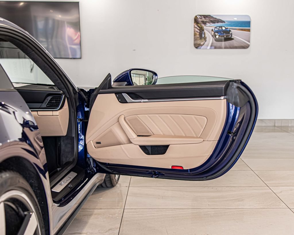Used 2024 Porsche 911 Turbo S AWD/4WD image 33