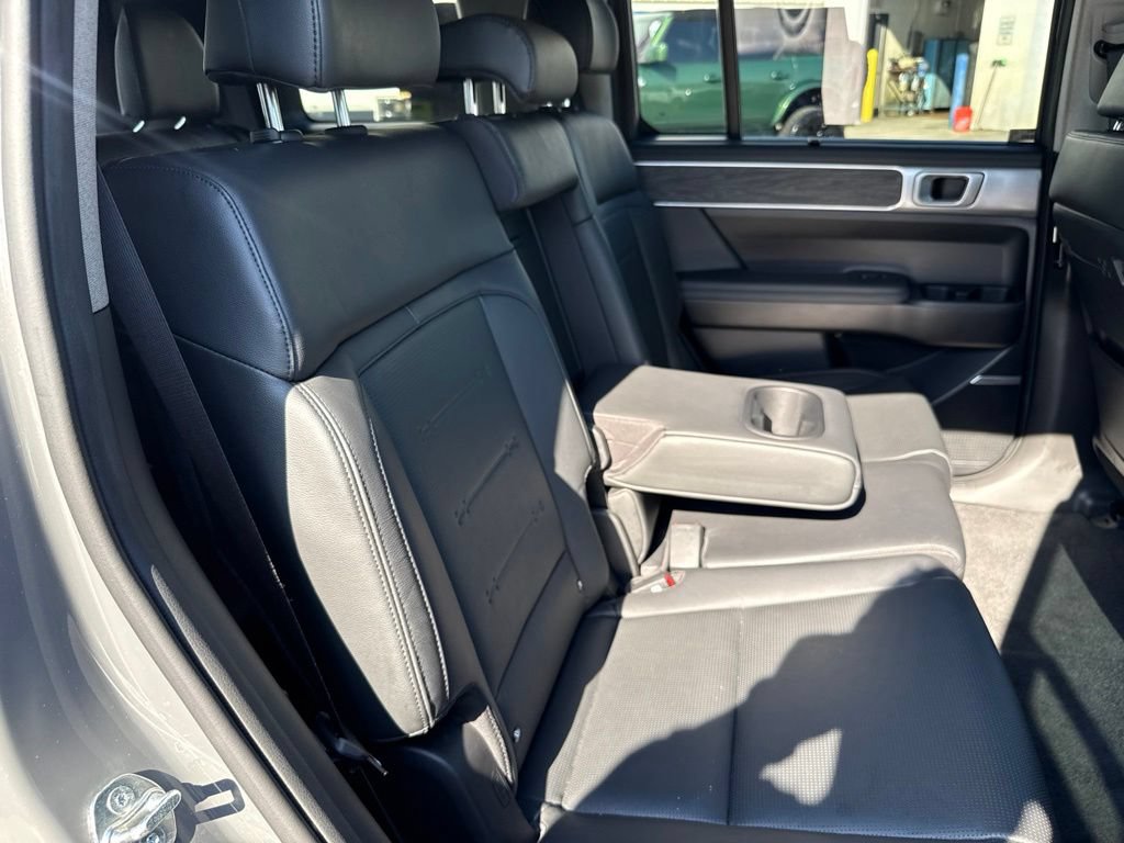 Used 2025 Hyundai Santa Fe Limited AWD/4WD image 41