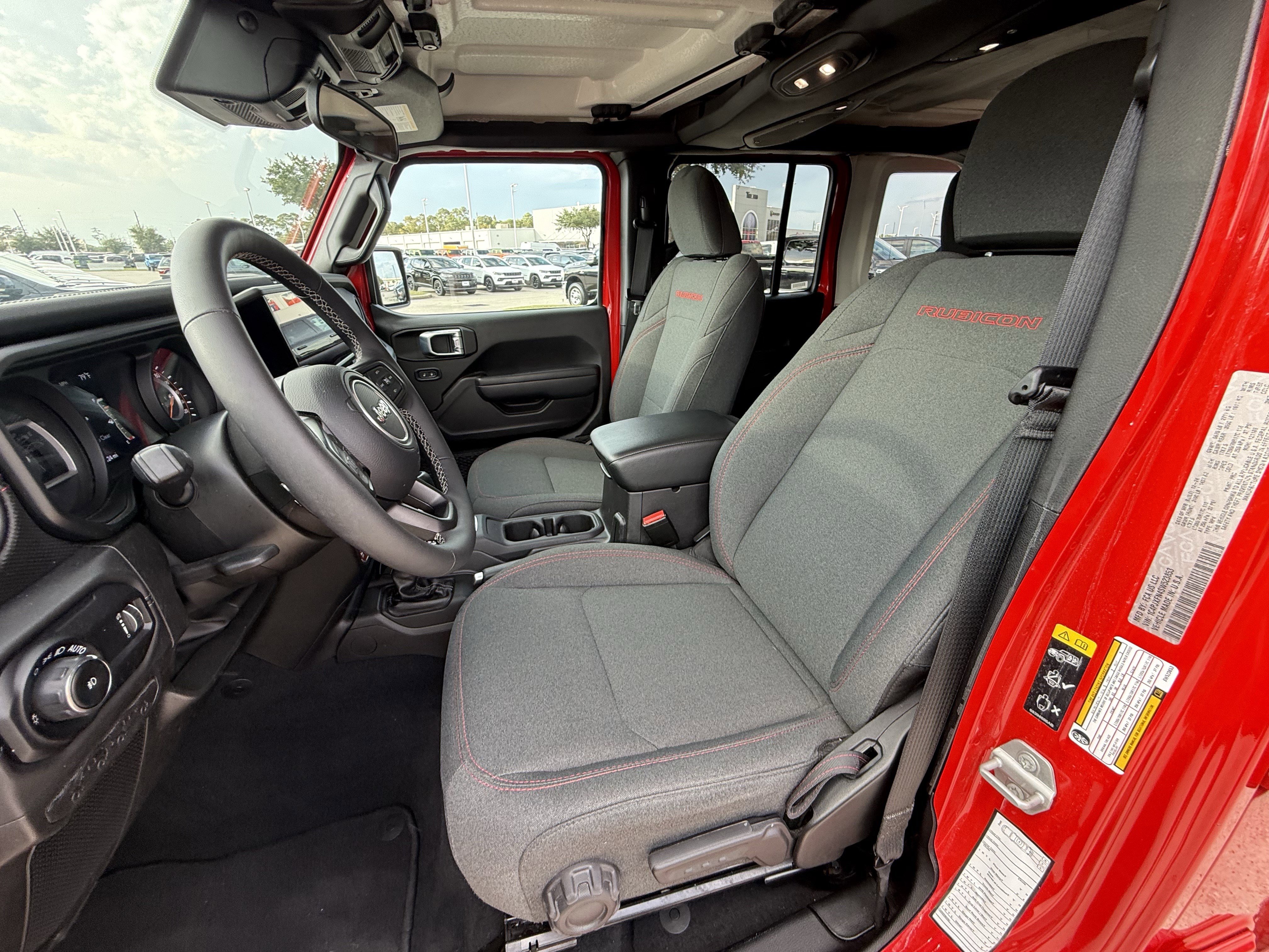 Used 2025 Jeep Wrangler Unlimited Rubicon image 27