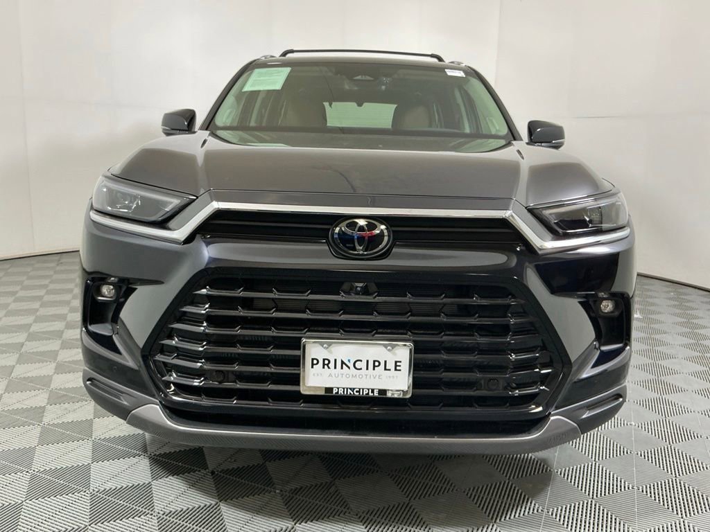 Used 2025 Toyota Grand Highlander AWD image 23