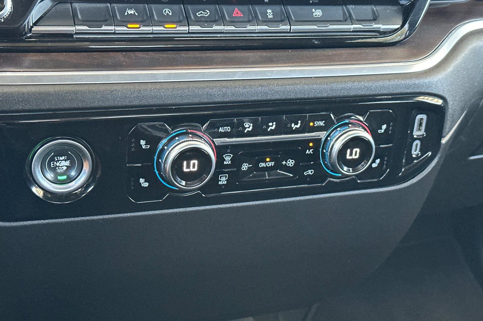 Used 2024 GMC Sierra 1500 SLT image 26