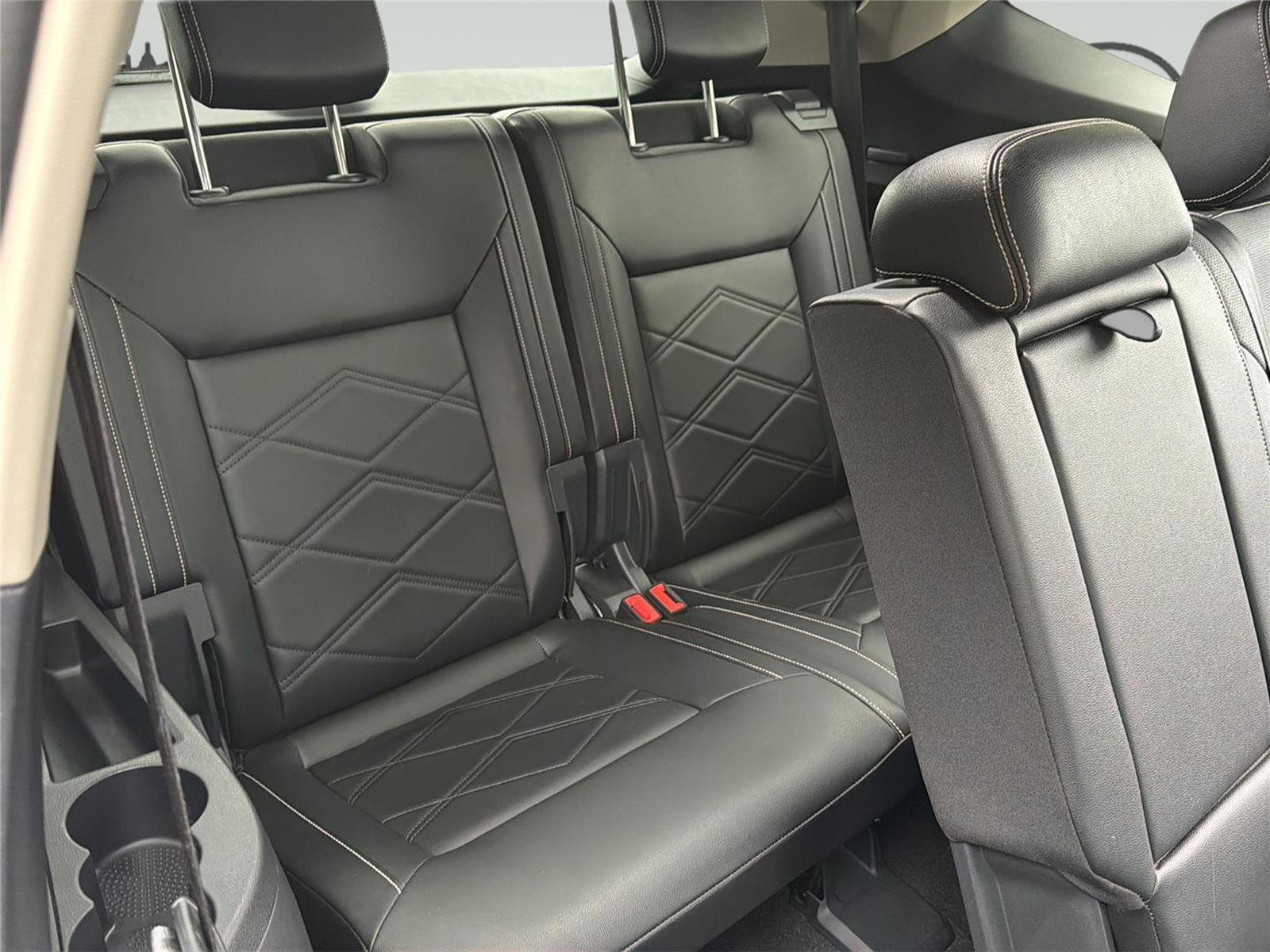 Used 2025 Volkswagen Atlas SE AWD/4WD image 37