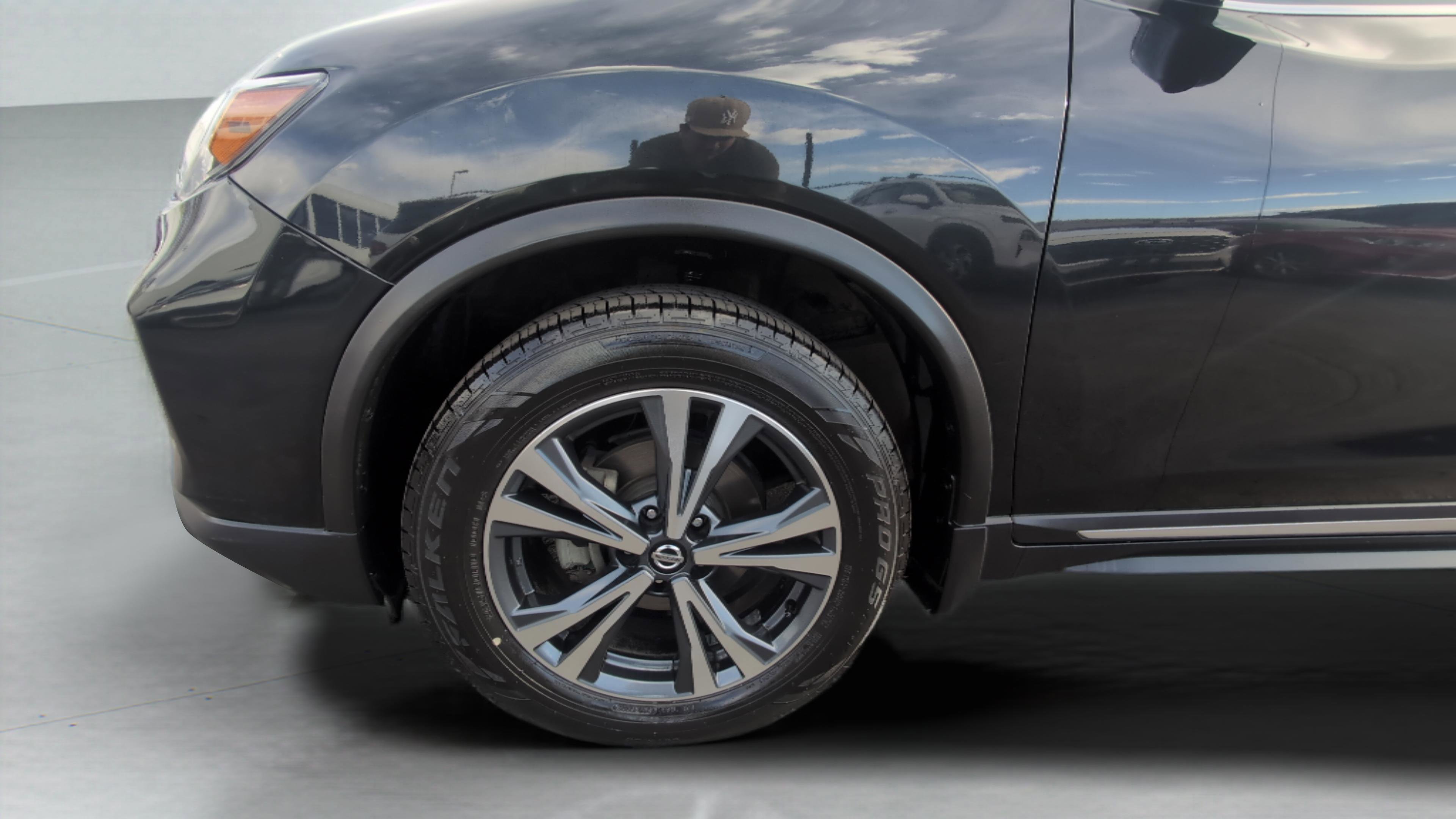 Used 2018 Nissan Rogue SL AWD/4WD image 29