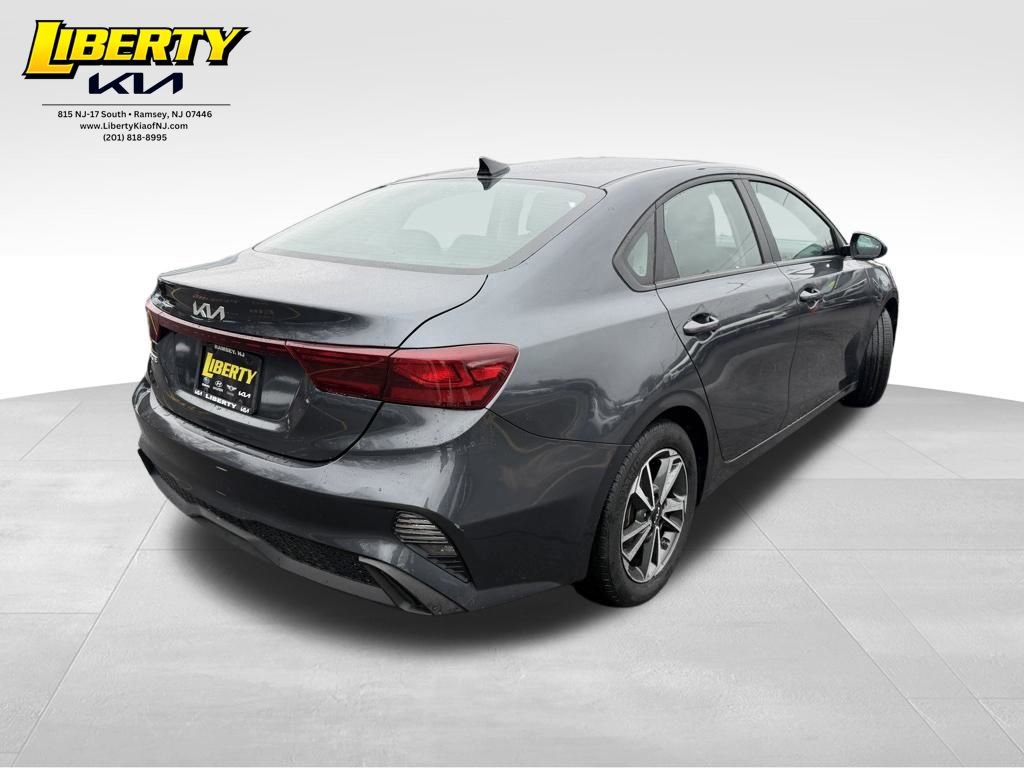 Used 2023 Kia Forte LXS image 7