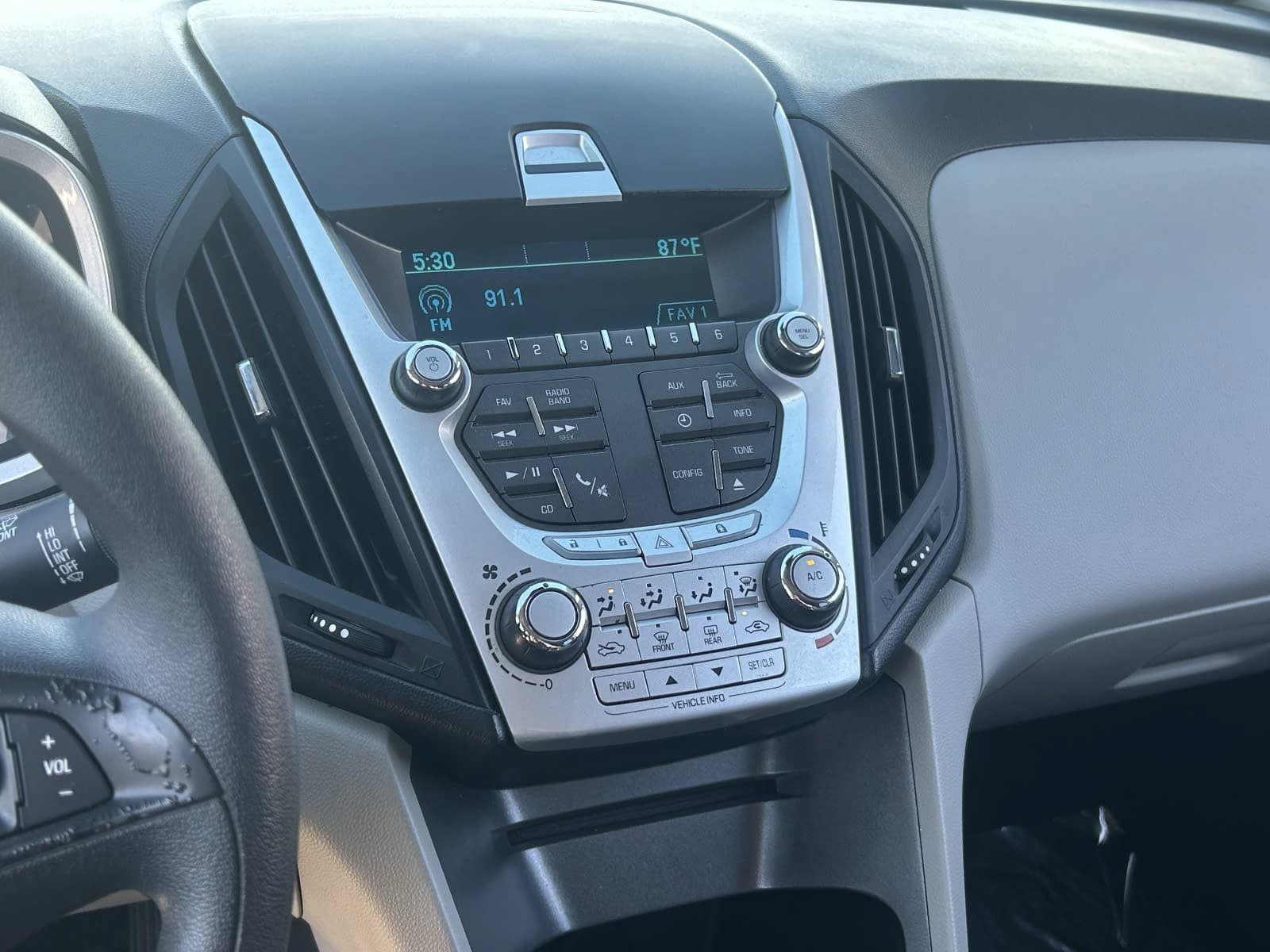 Used 2013 Chevrolet Equinox LS FWD image 30