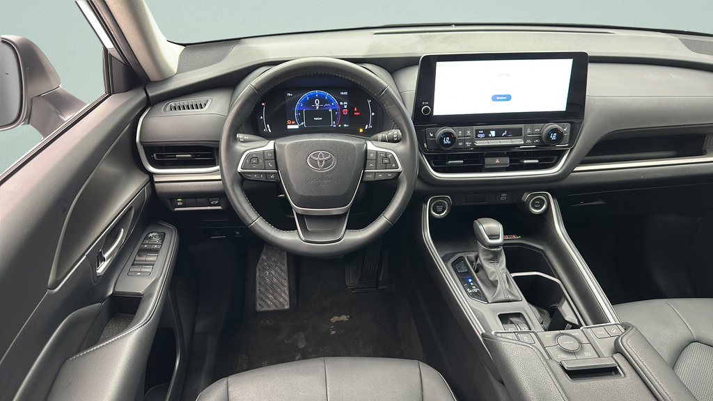 Used 2025 Toyota Grand Highlander AWD image 11