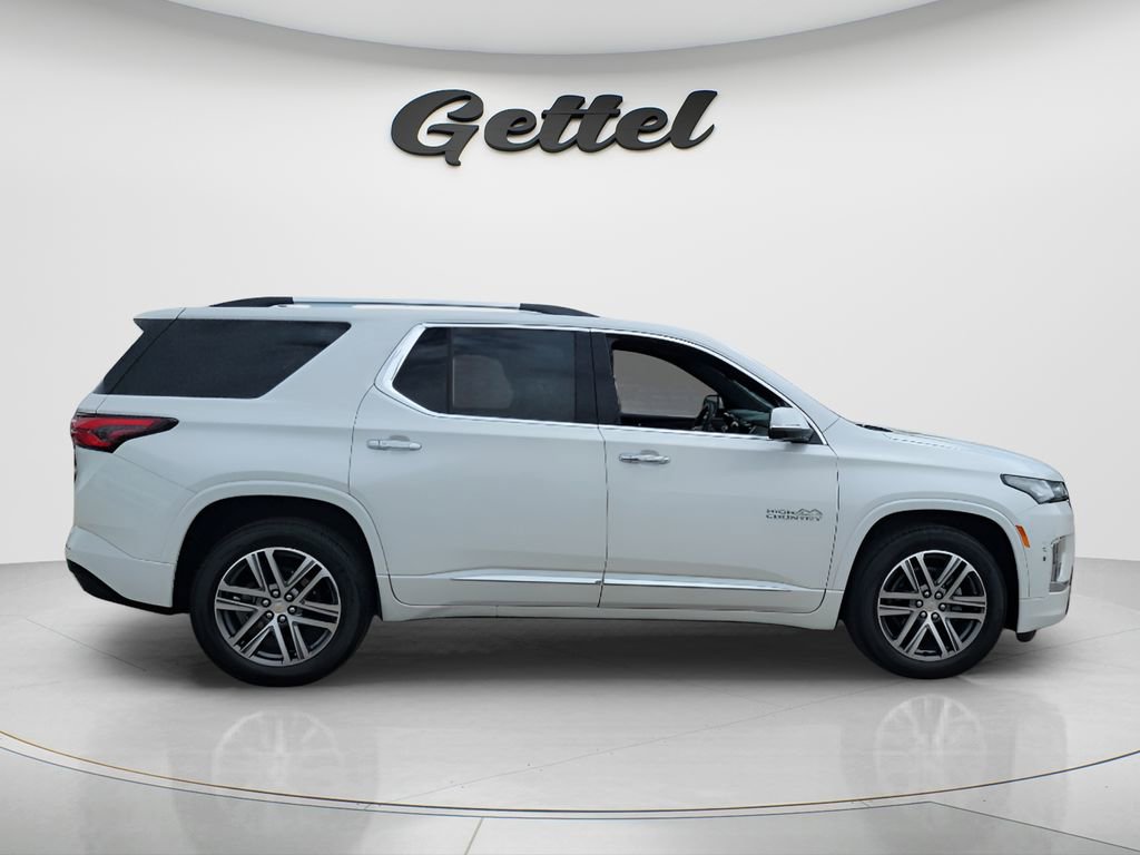 Used 2023 Chevrolet Traverse High Country AWD/4WD image 11