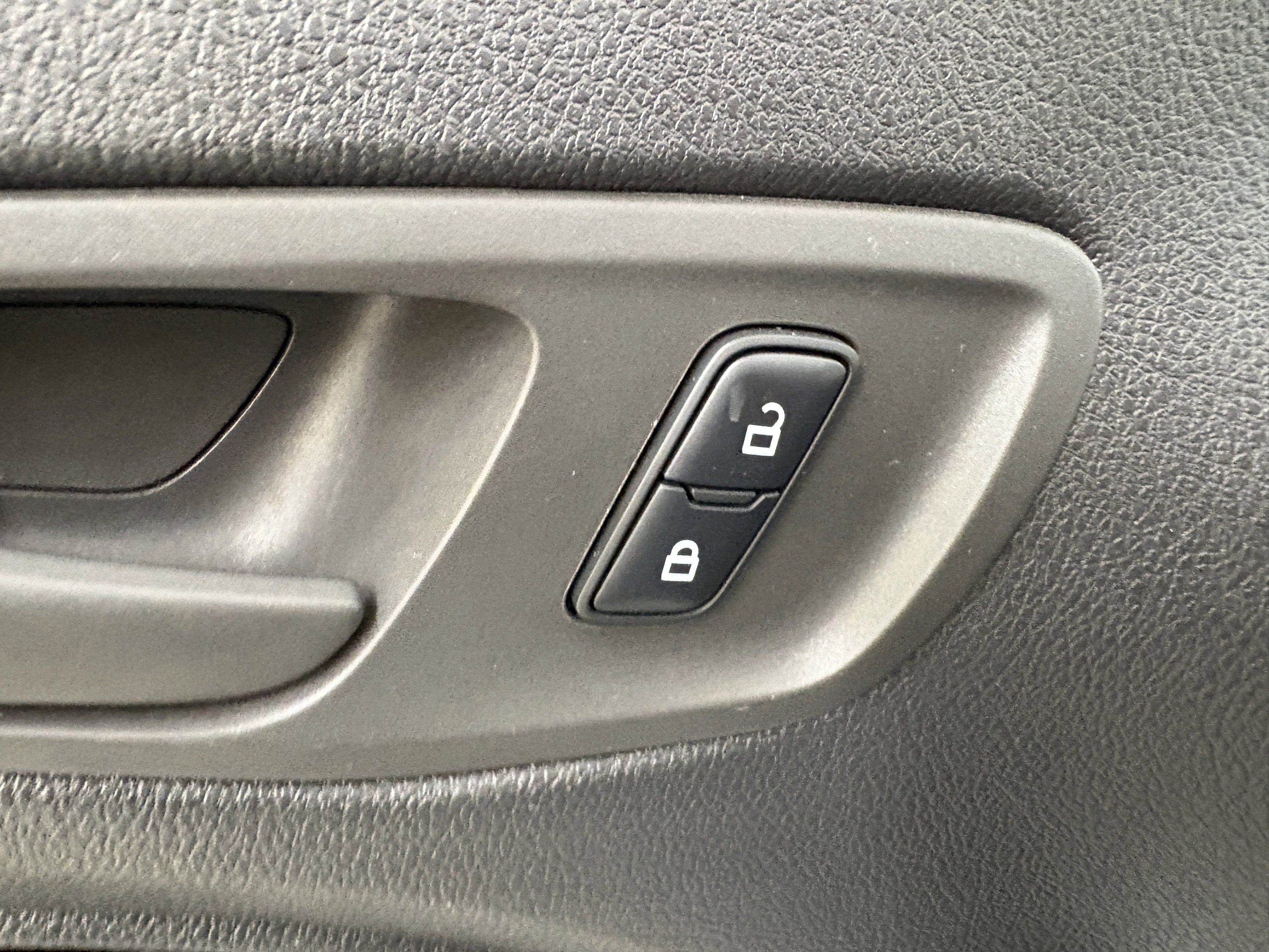 Used 2016 Ford Transit Connect XL image 25