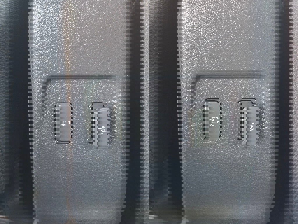 Used 2023 Nissan Kicks SV image 17