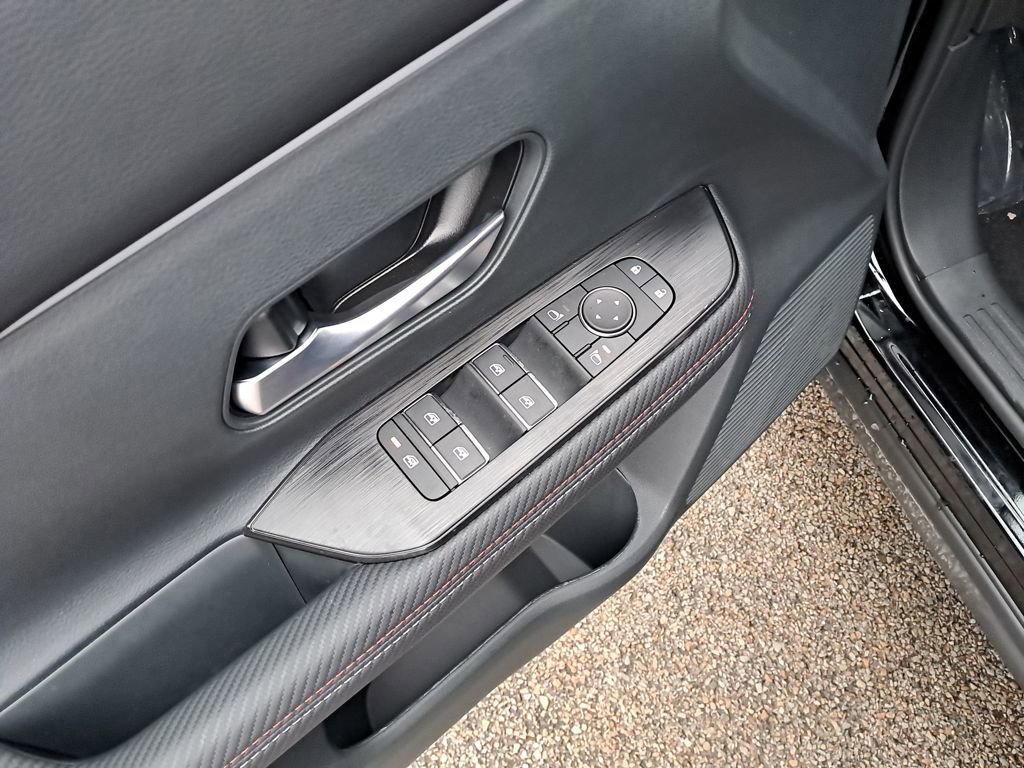 New 2026 Nissan Kicks SR w/ Cold Weather Package image 23