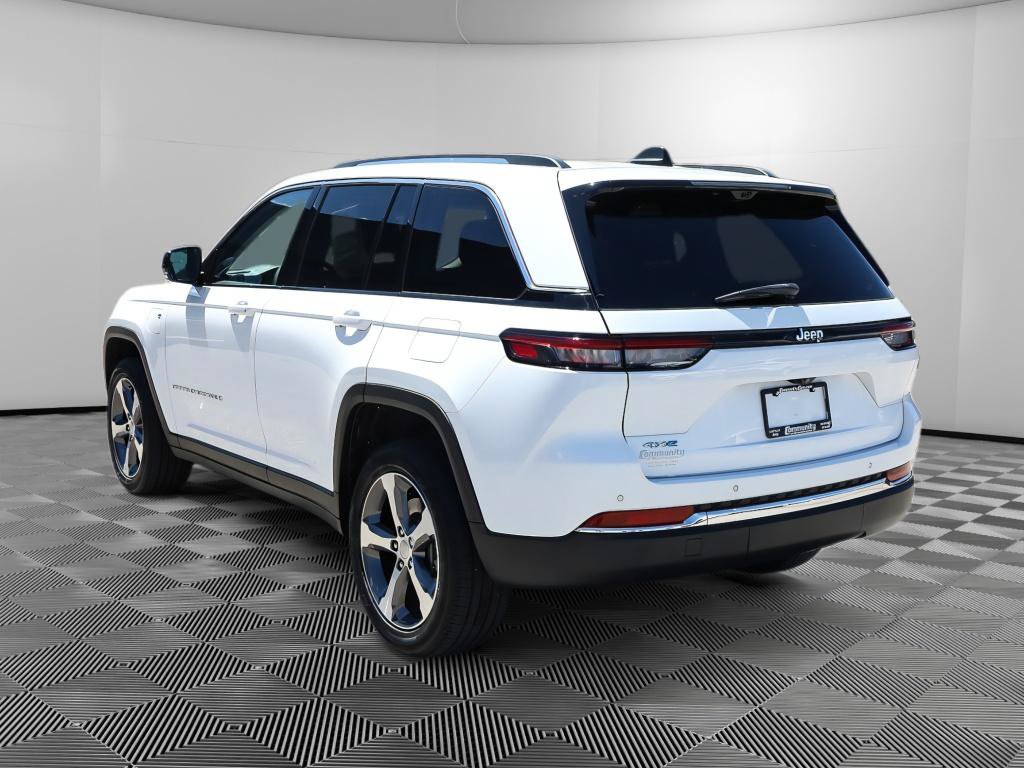 Used 2023 Jeep Grand Cherokee 4WD 4xe w/ Luxury Tech Group II image 5