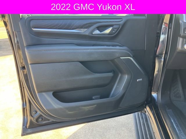 Used 2022 GMC Yukon XL Denali w/ Denali Premium Package image 27