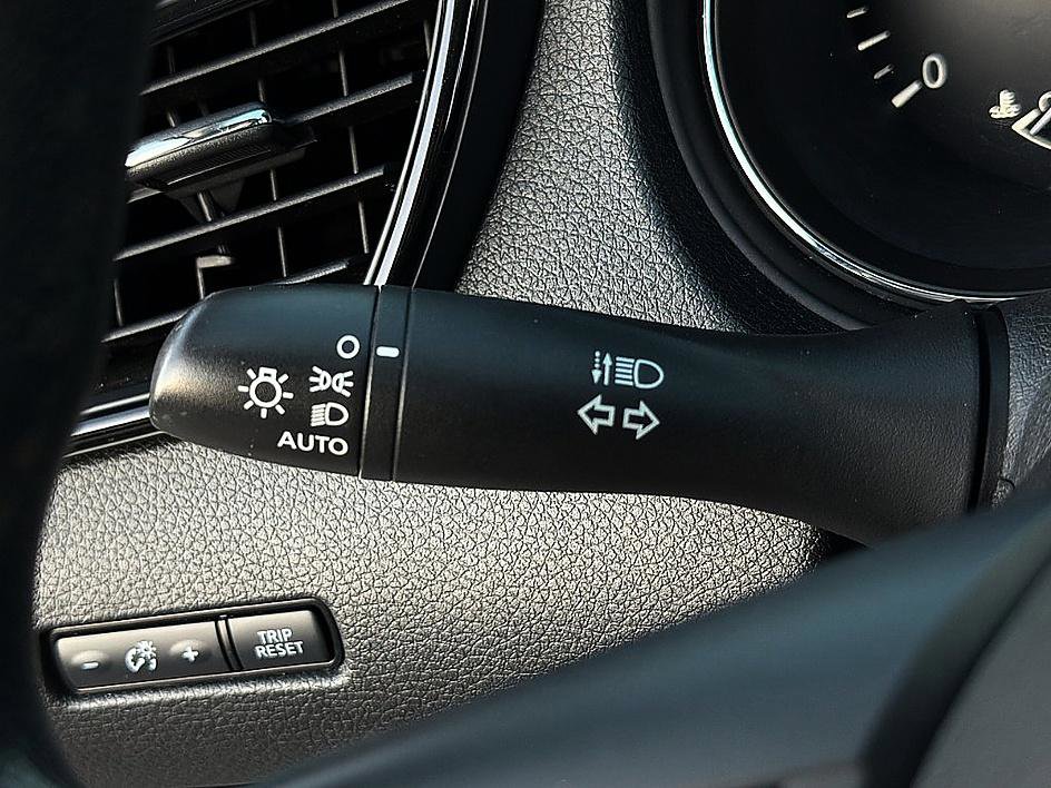 Used 2019 Nissan Rogue S image 18