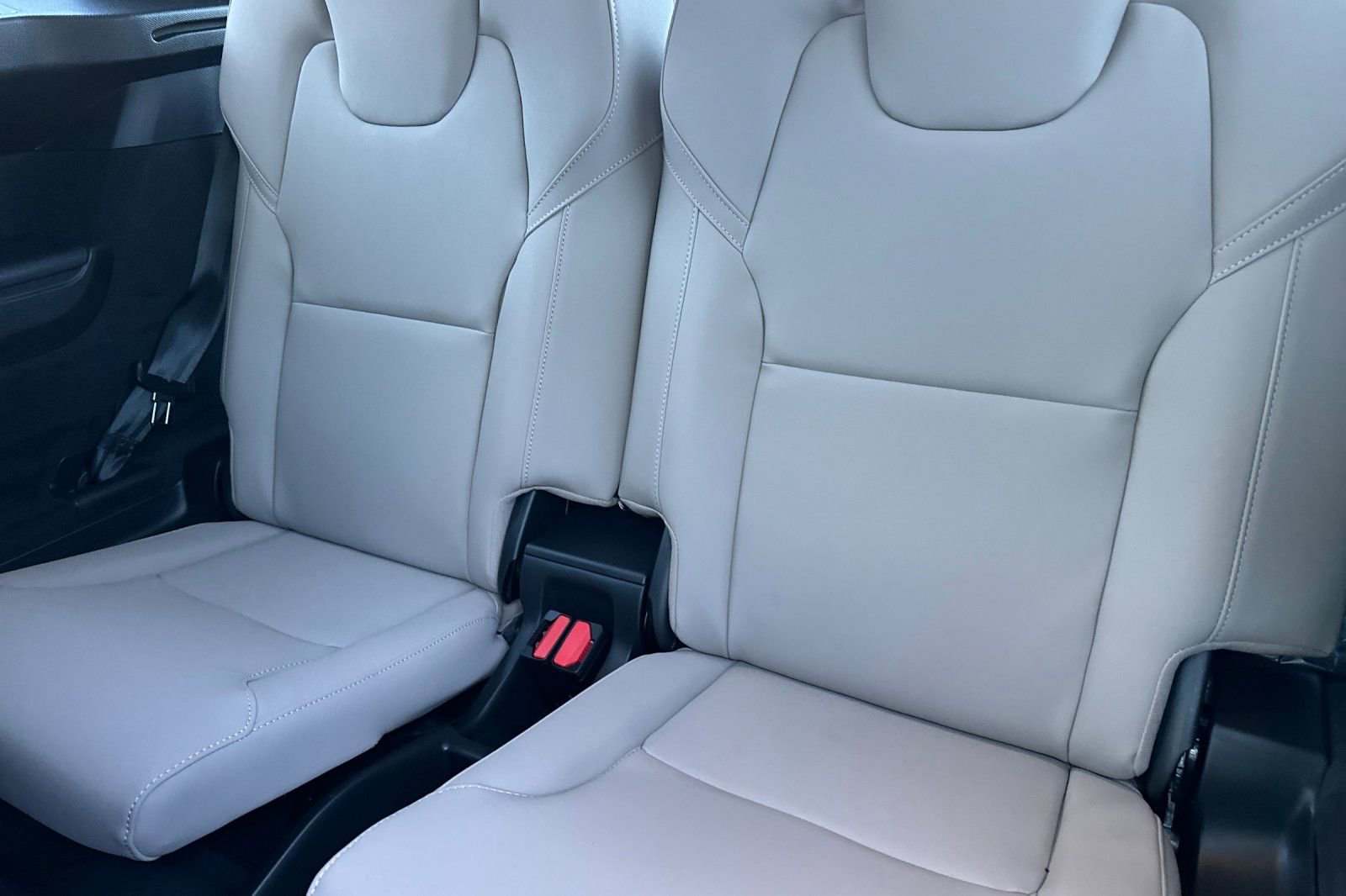 New 2026 Volvo XC90 B5 Plus w/ Protection Package image 17