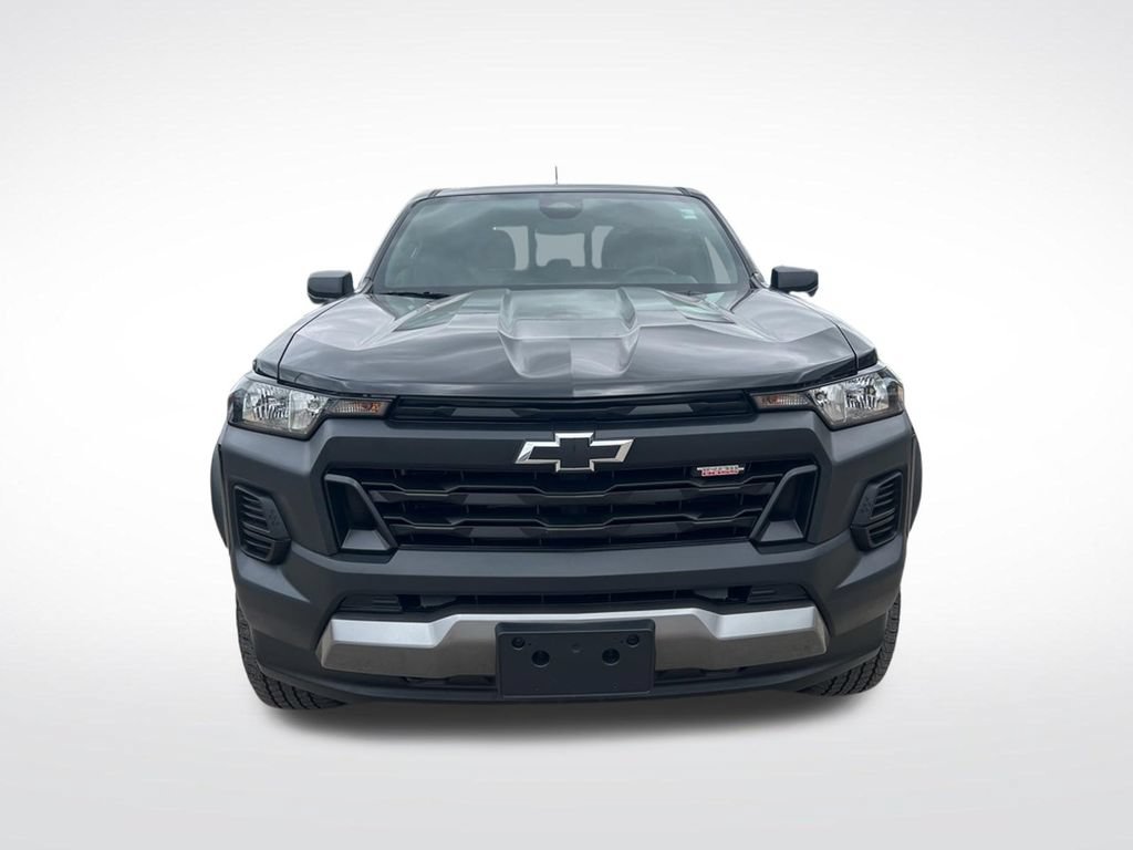 Used 2024 Chevrolet Colorado Trail Boss w/ Advanced Trailering Package AWD/4WD image 2